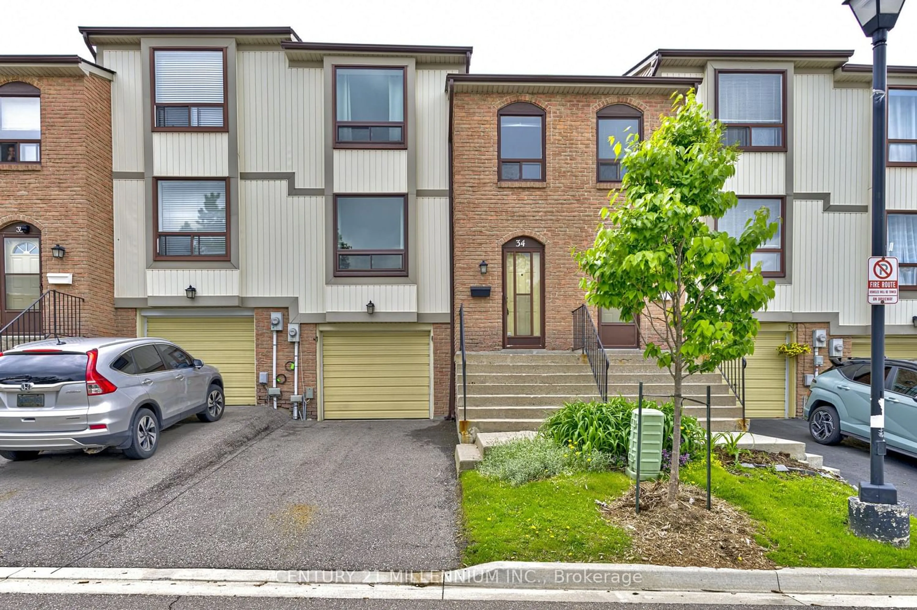 A pic from exterior of the house or condo for 34 Mcmullen Cres #34, Brampton Ontario L6S 3M2
