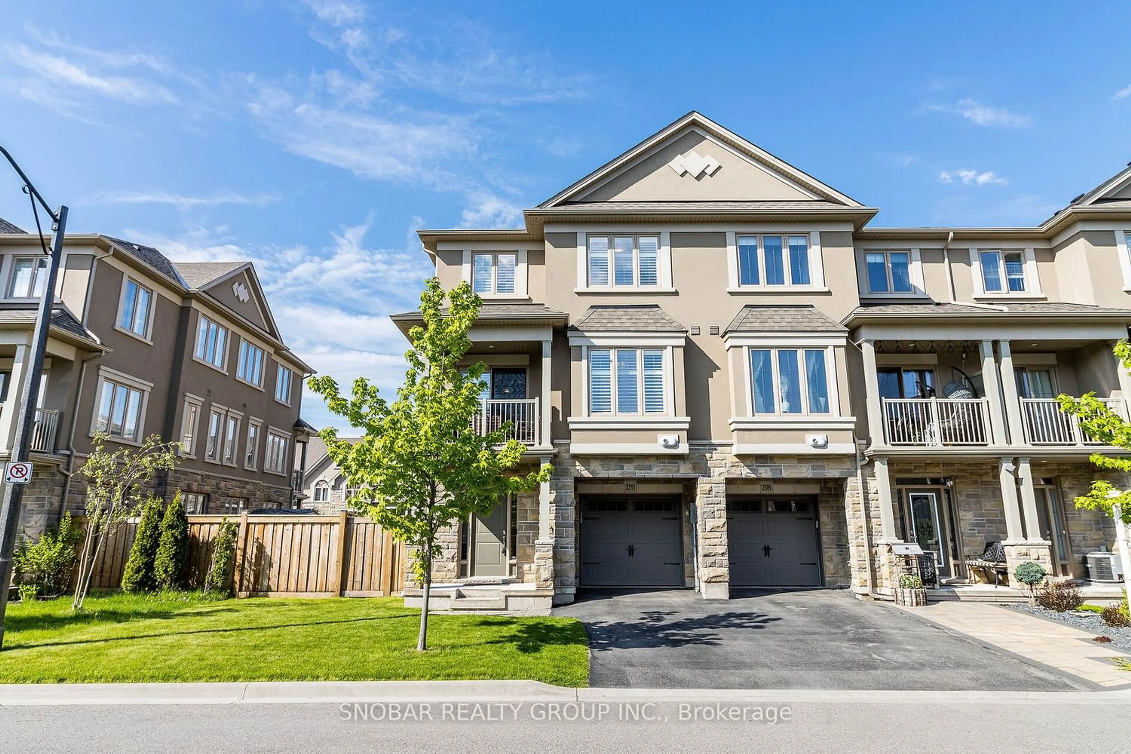 A pic from exterior of the house or condo for 2311 Natasha Circ, Oakville Ontario L6M 0L1