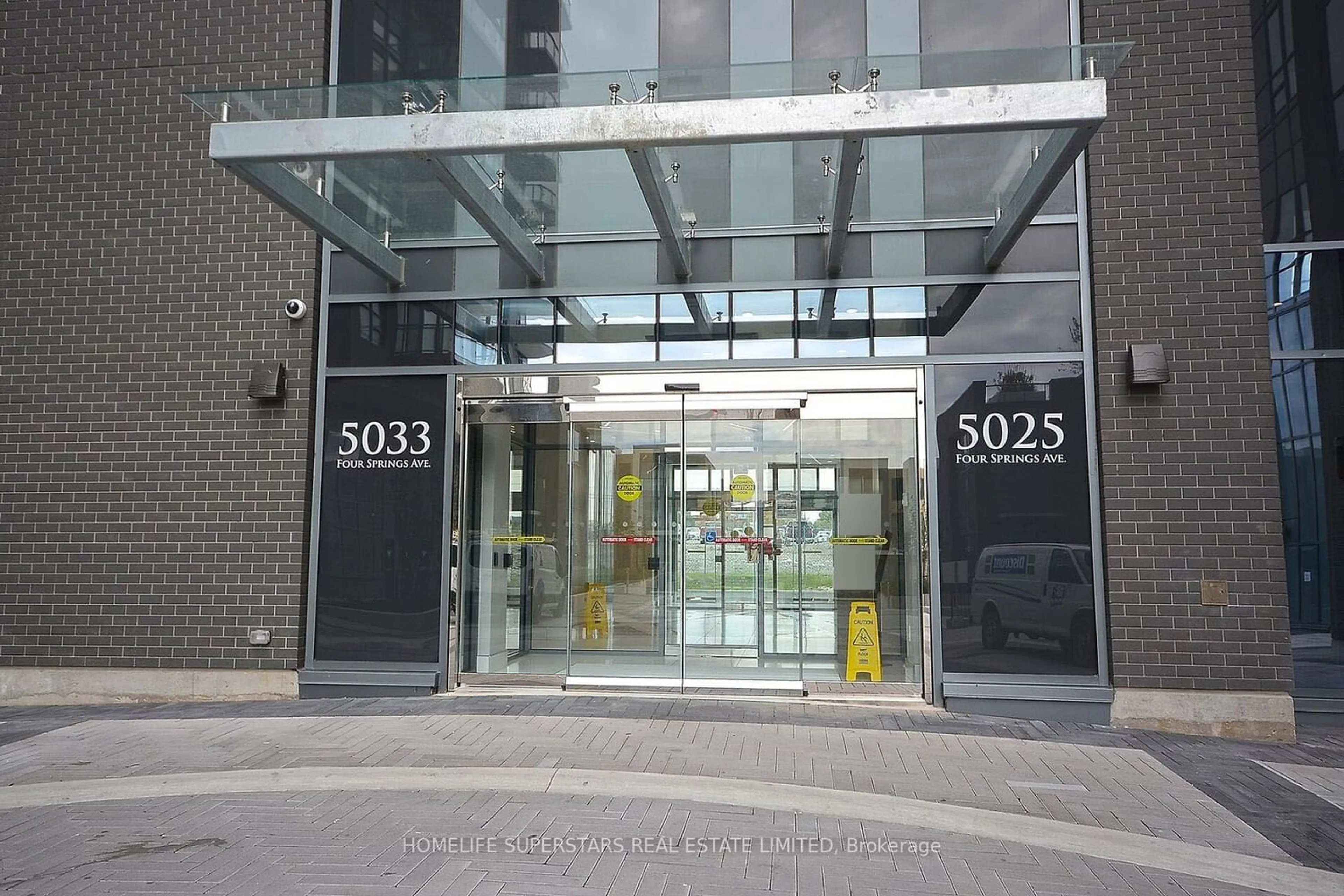 Indoor foyer for 5033 Four Springs Ave #1712, Mississauga Ontario L5R 0E4
