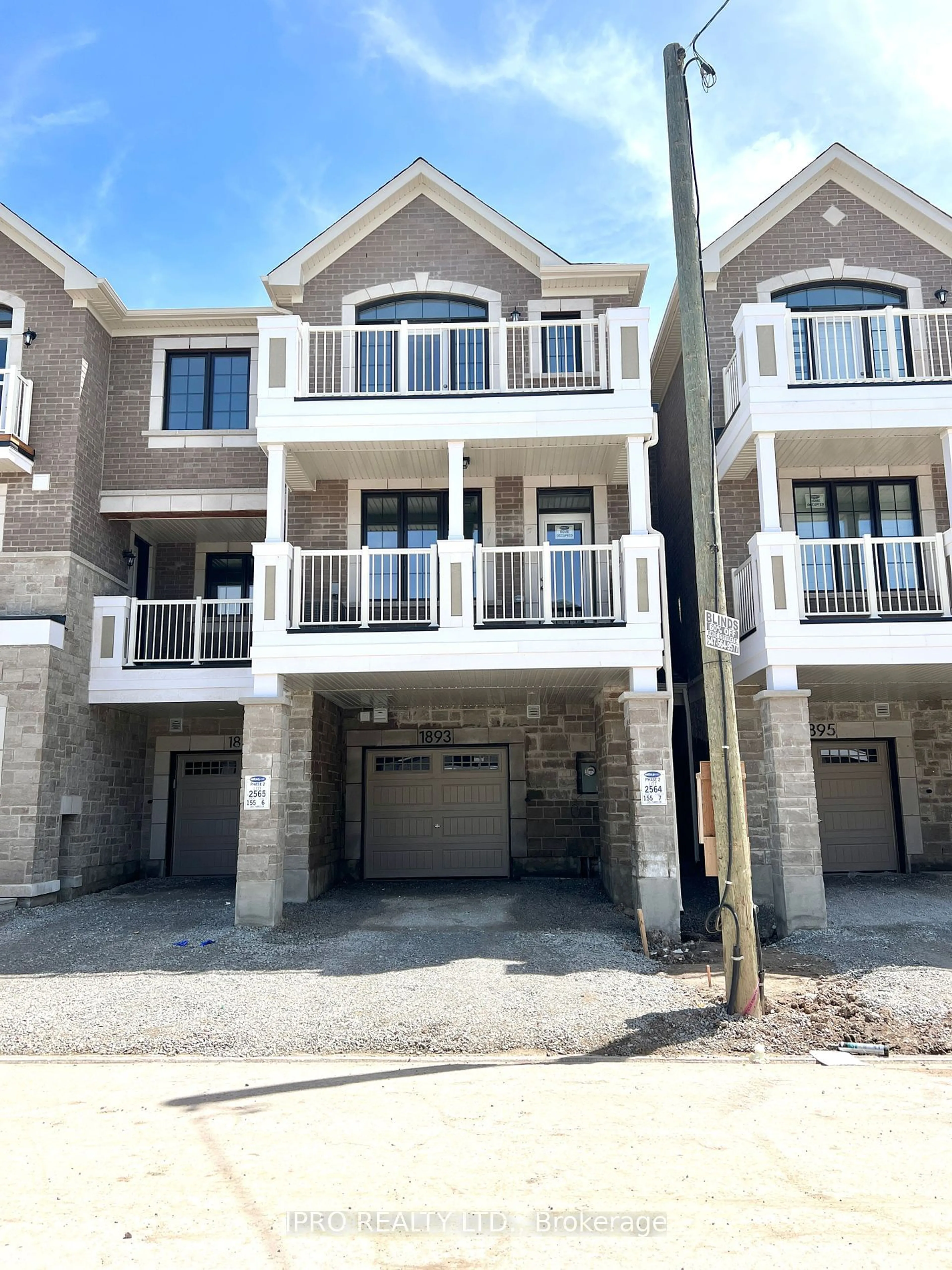 A pic from exterior of the house or condo for 1893 Thames Circ, Milton Ontario L9E 1Y9