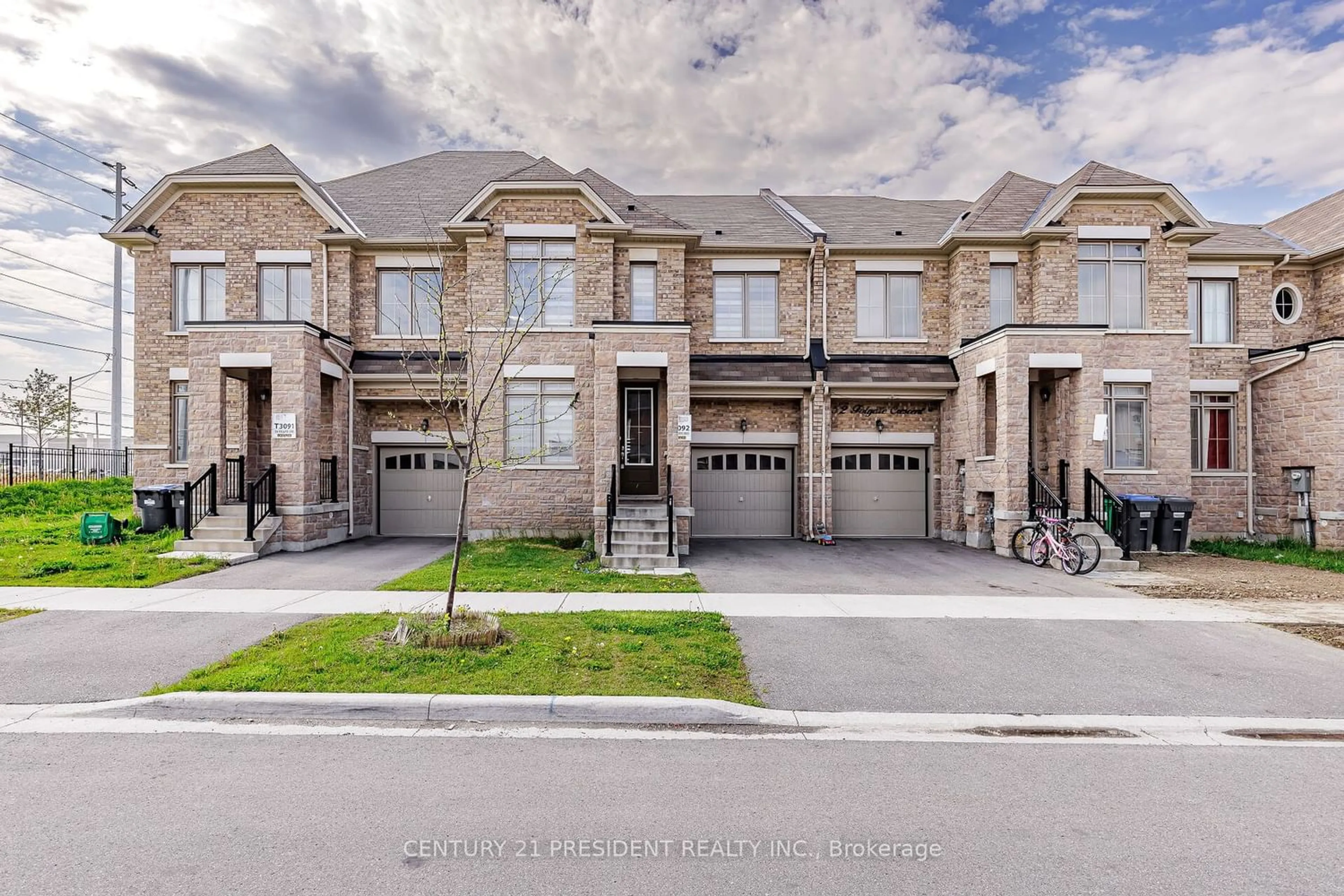 A pic from exterior of the house or condo for 54 Folgate Cres, Brampton Ontario L6R 4A8