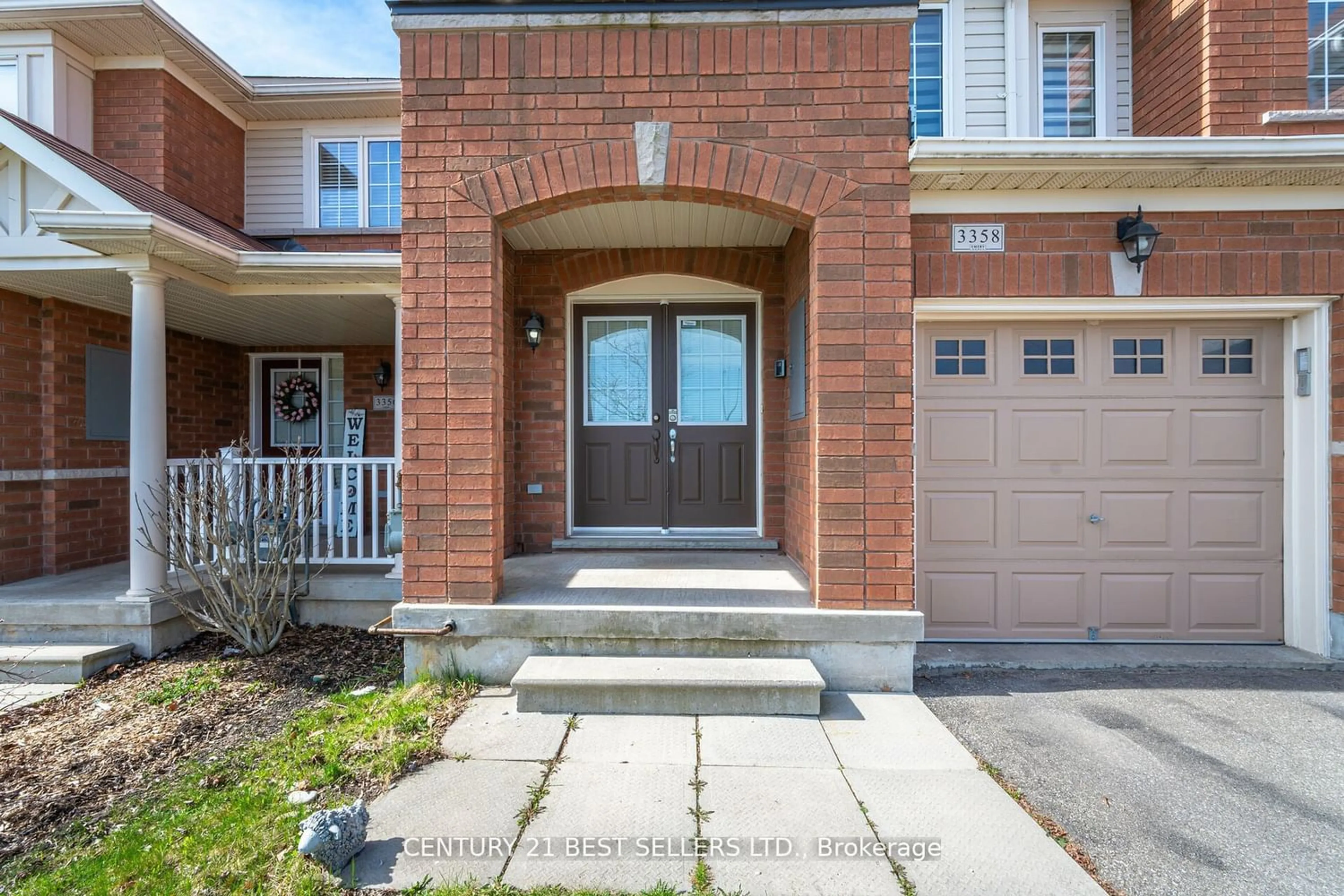 Home with brick exterior material for 3358 Mikalda Rd, Burlington Ontario L7M 0K9