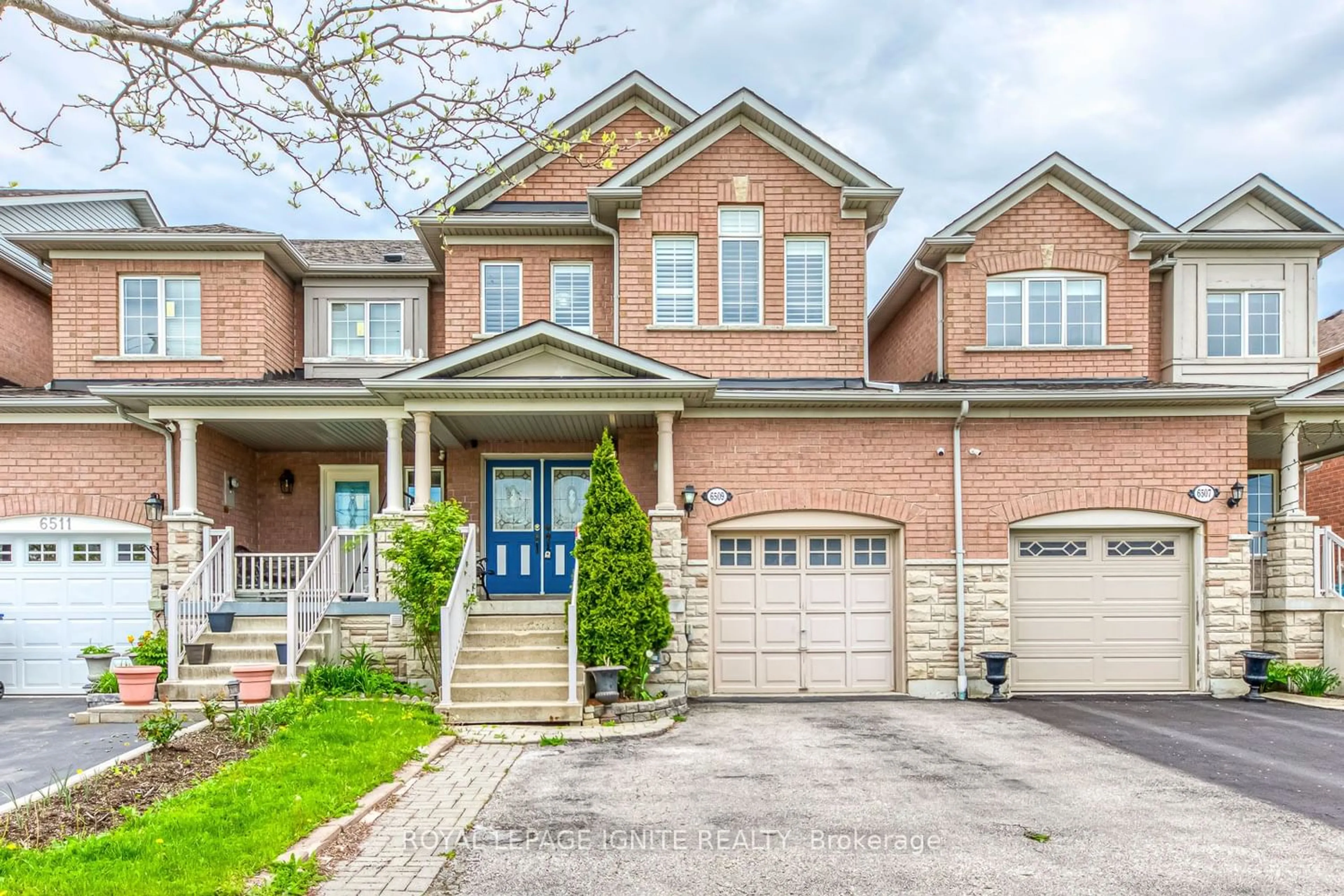 Home with brick exterior material for 6509 Skipper Way, Mississauga Ontario L5W 1P6