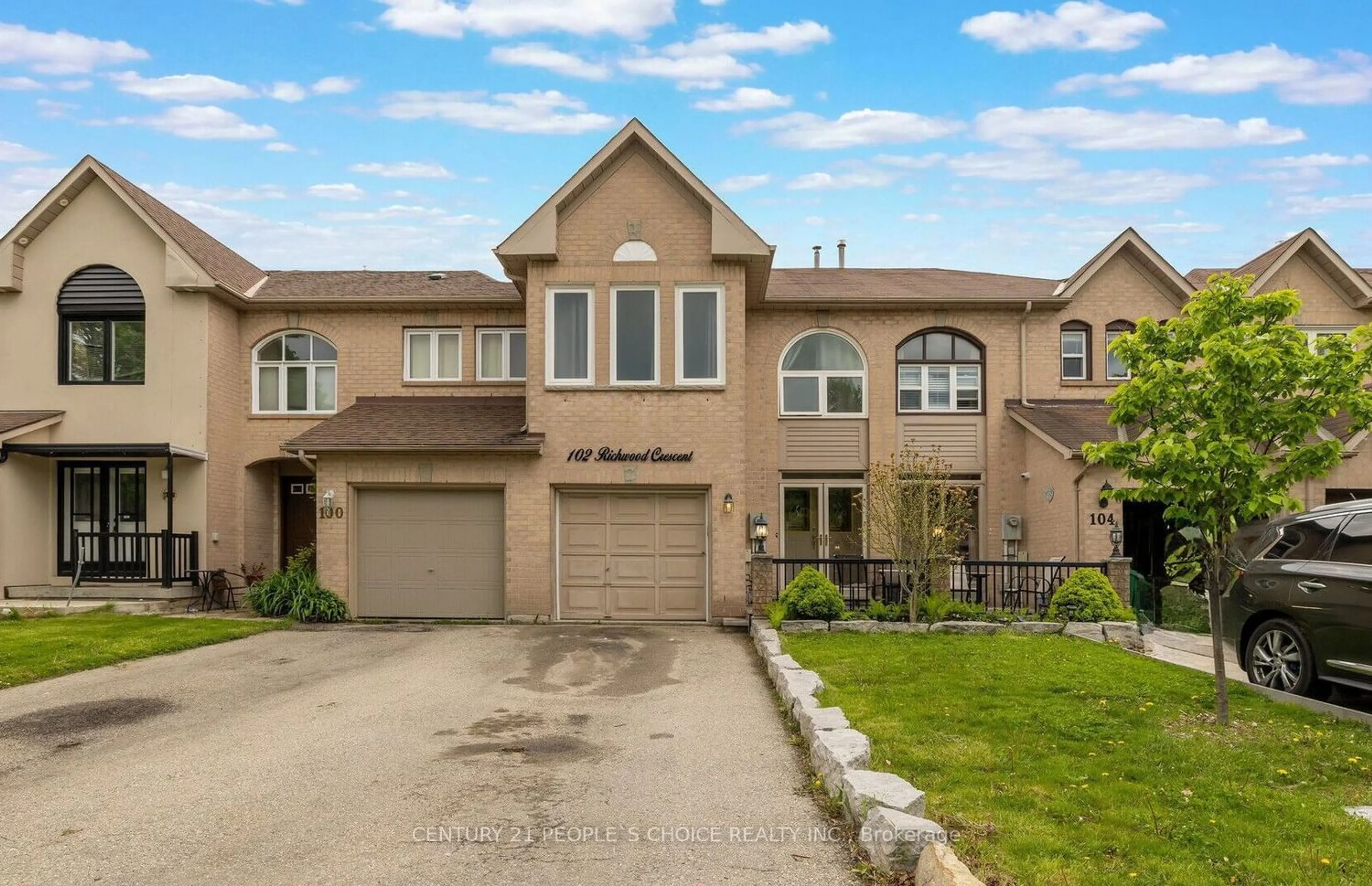 A pic from exterior of the house or condo for 102 Richwood Cres, Brampton Ontario L6X 4K7