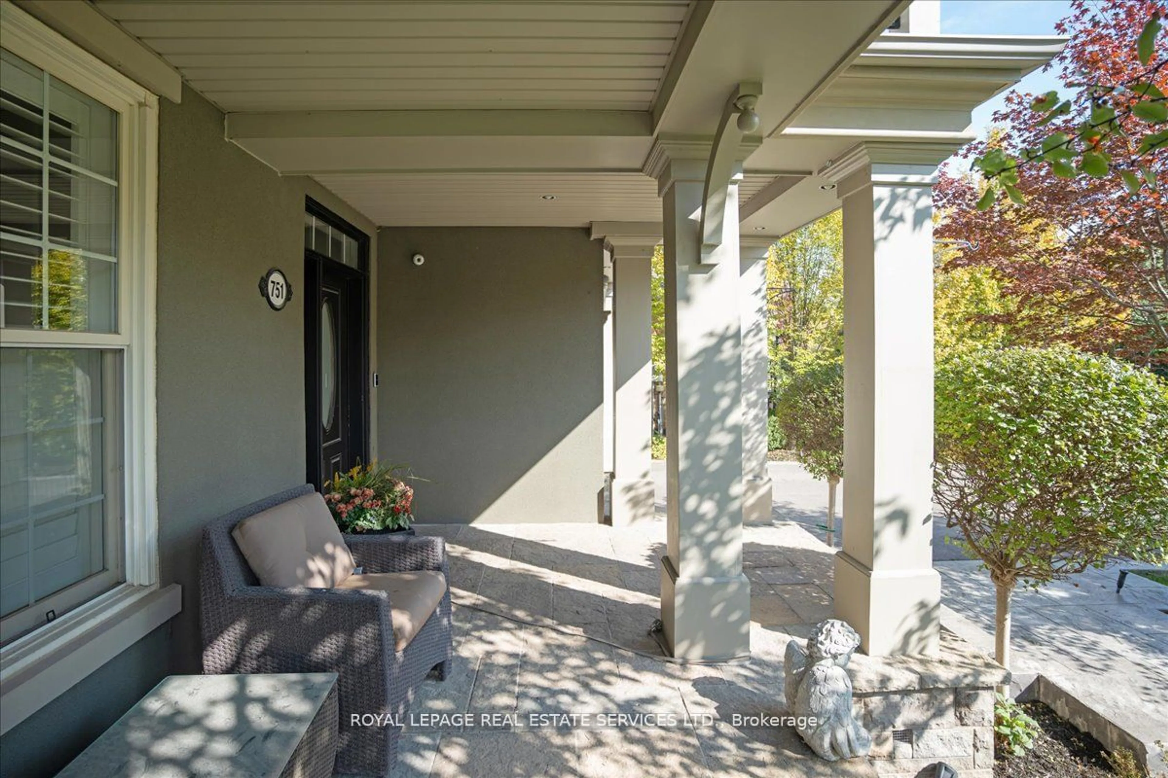 Patio for 751 Merlot Crt, Mississauga Ontario L5H 4M4