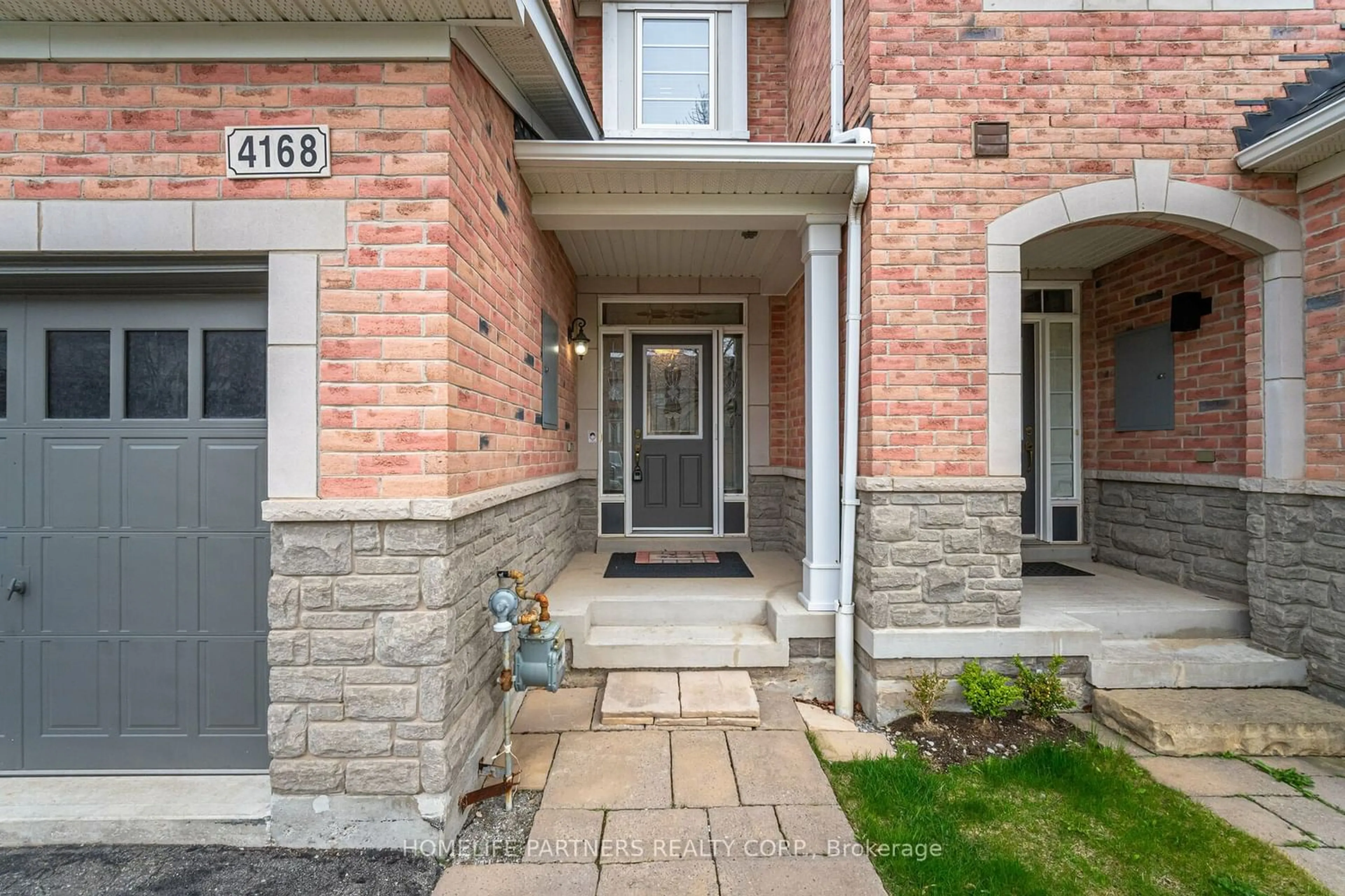 A pic from exterior of the house or condo for 4168 Judson Common, Burlington Ontario L7M 0G4