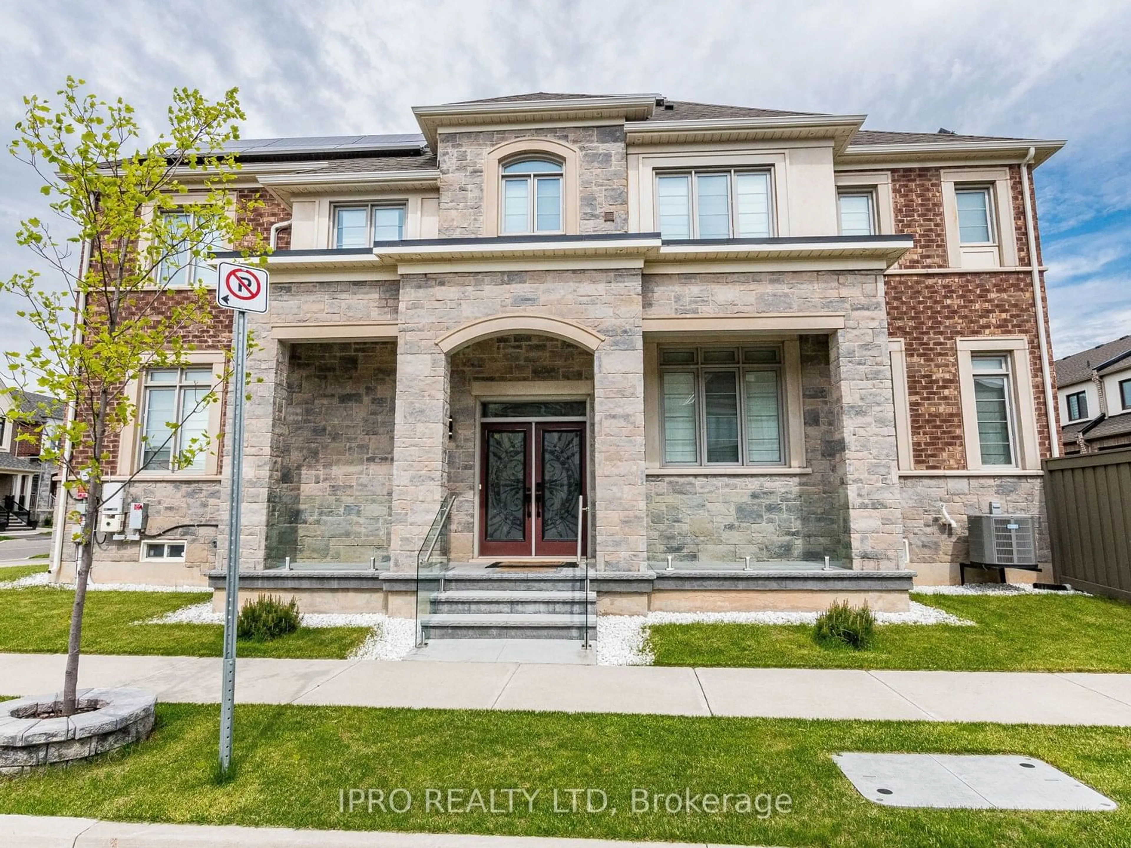 Home with brick exterior material for 1155 Hamman Way, Milton Ontario L9E 1K2
