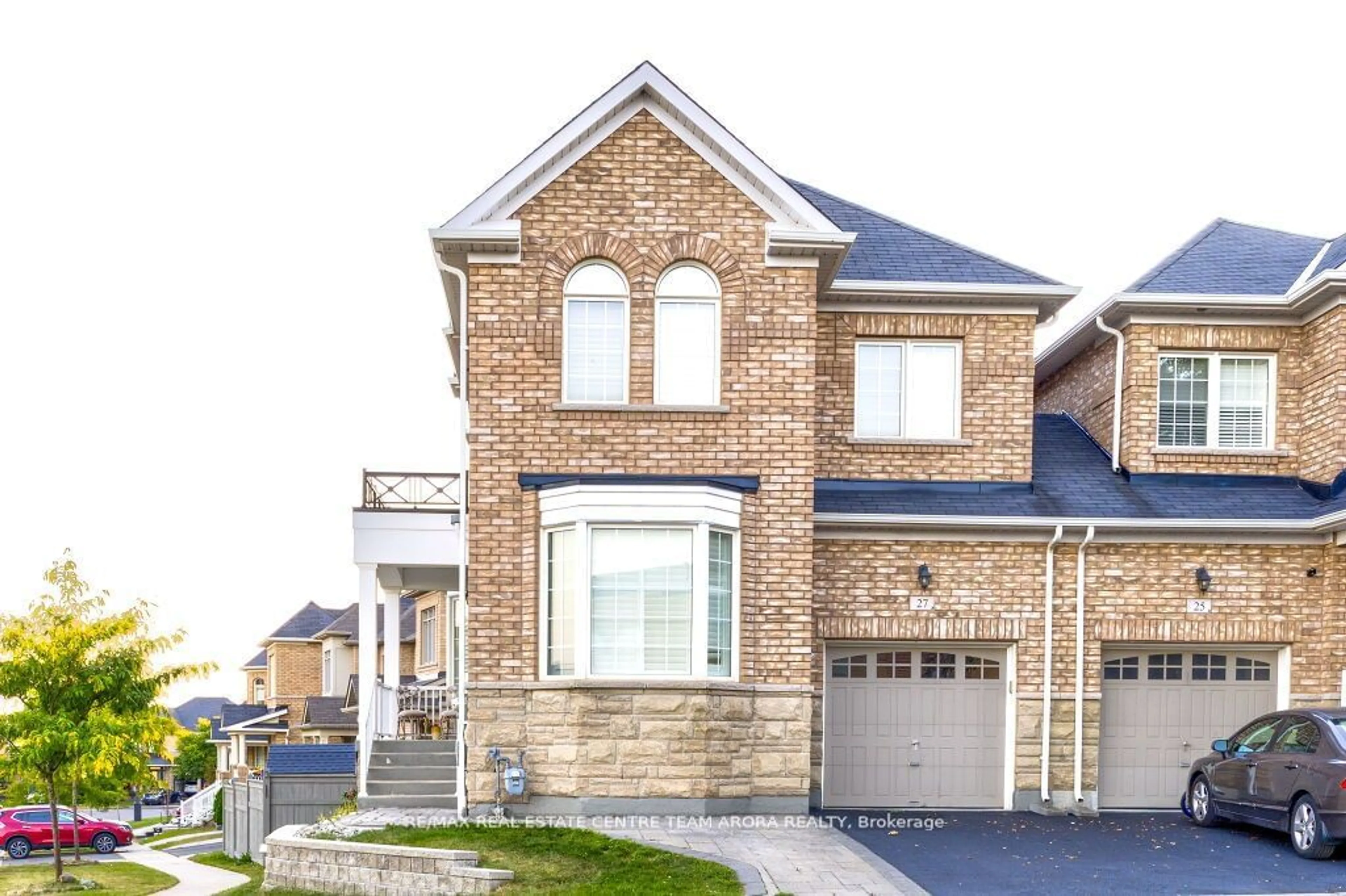 Home with brick exterior material for 27 Cranwood Circ, Brampton Ontario L6Y 0Y4