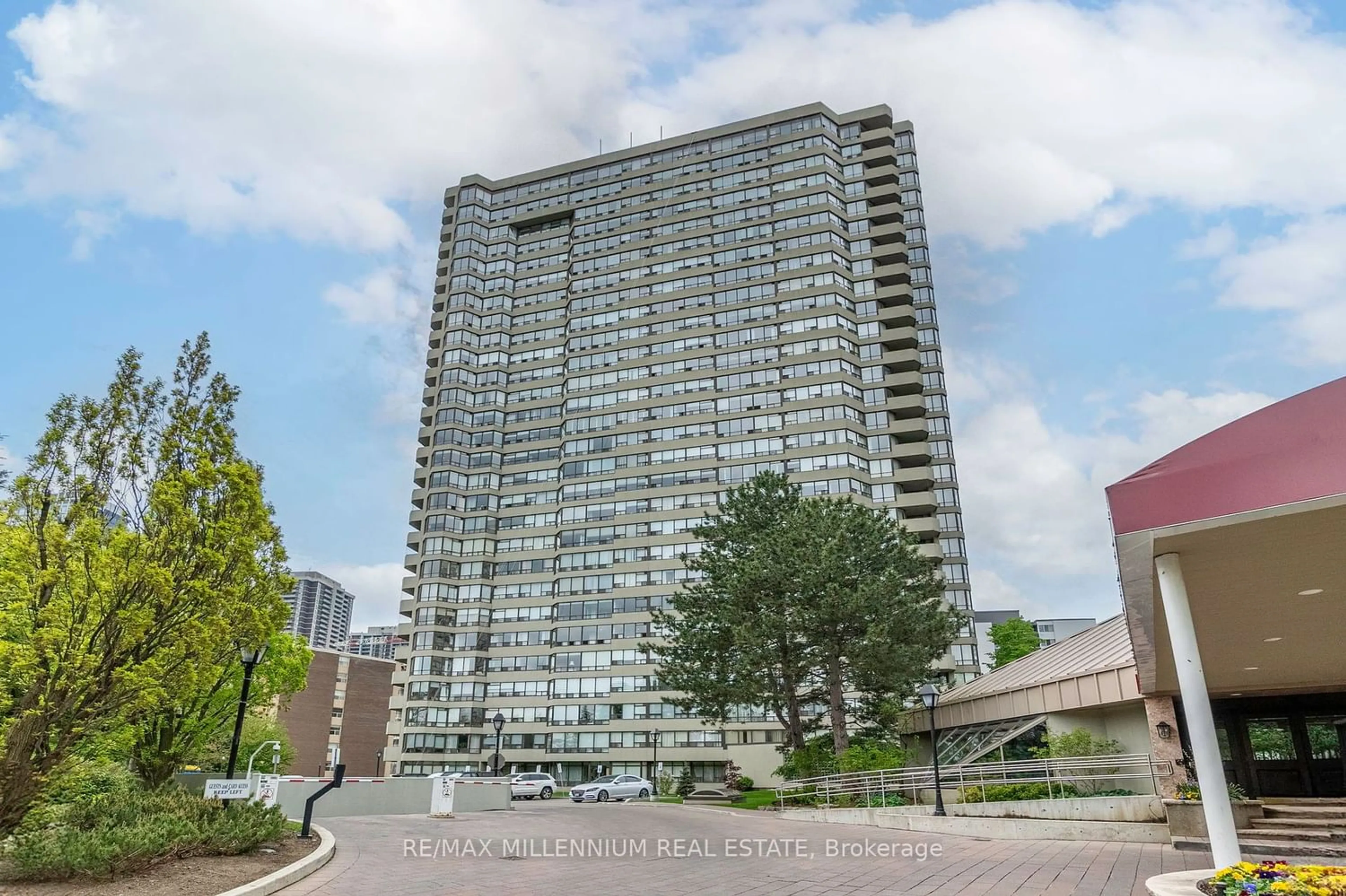 A pic from exterior of the house or condo for 1300 Islington Ave #2906, Toronto Ontario M9A 5C4