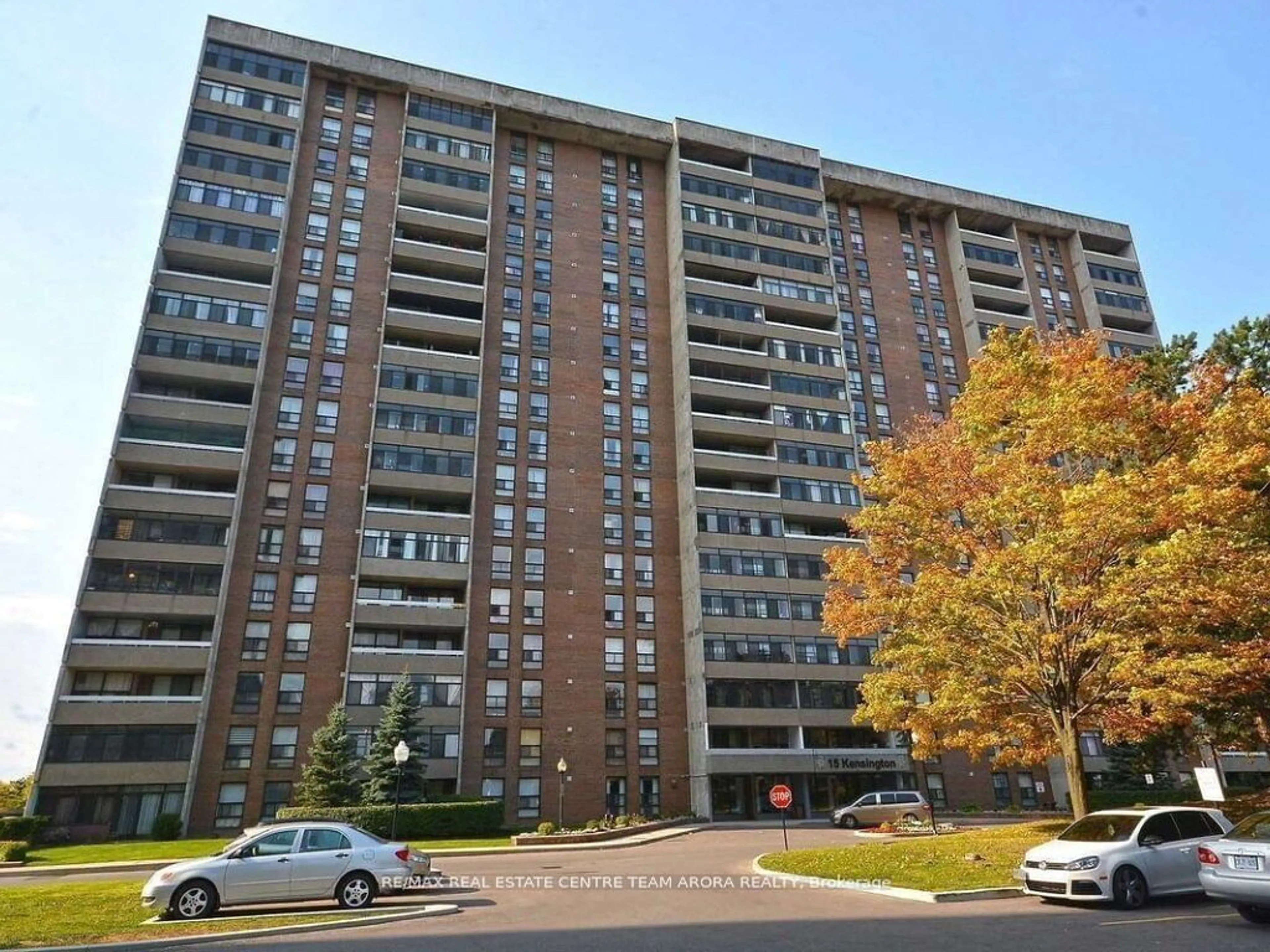 A pic from exterior of the house or condo for 15 Kensington Rd ##910, Brampton Ontario L6T 3W2