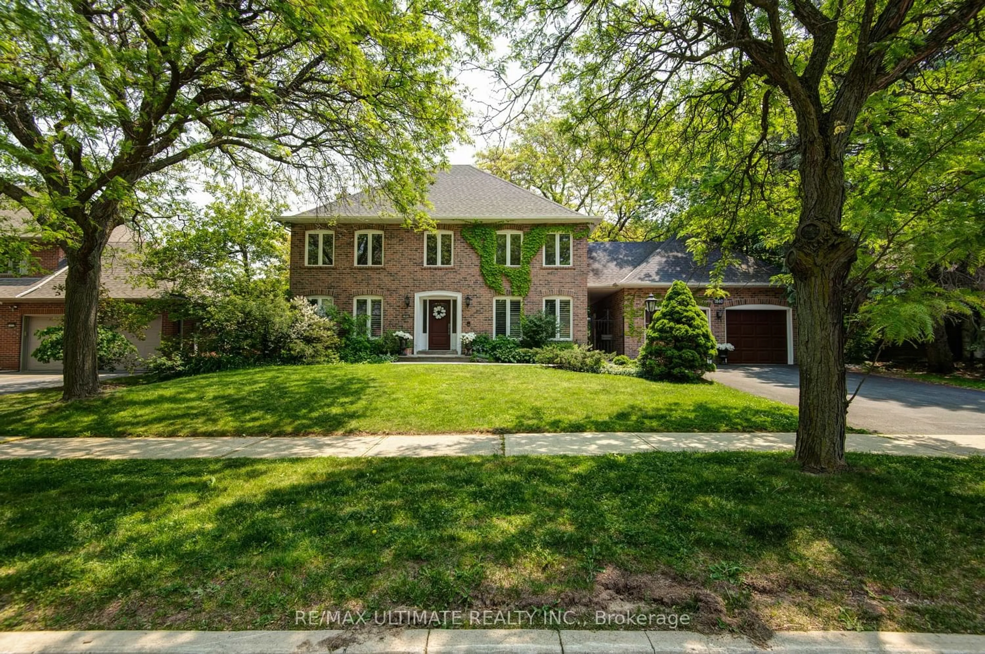 Home with brick exterior material for 1840 Pine Siskin Crt, Mississauga Ontario L5L 2Y3