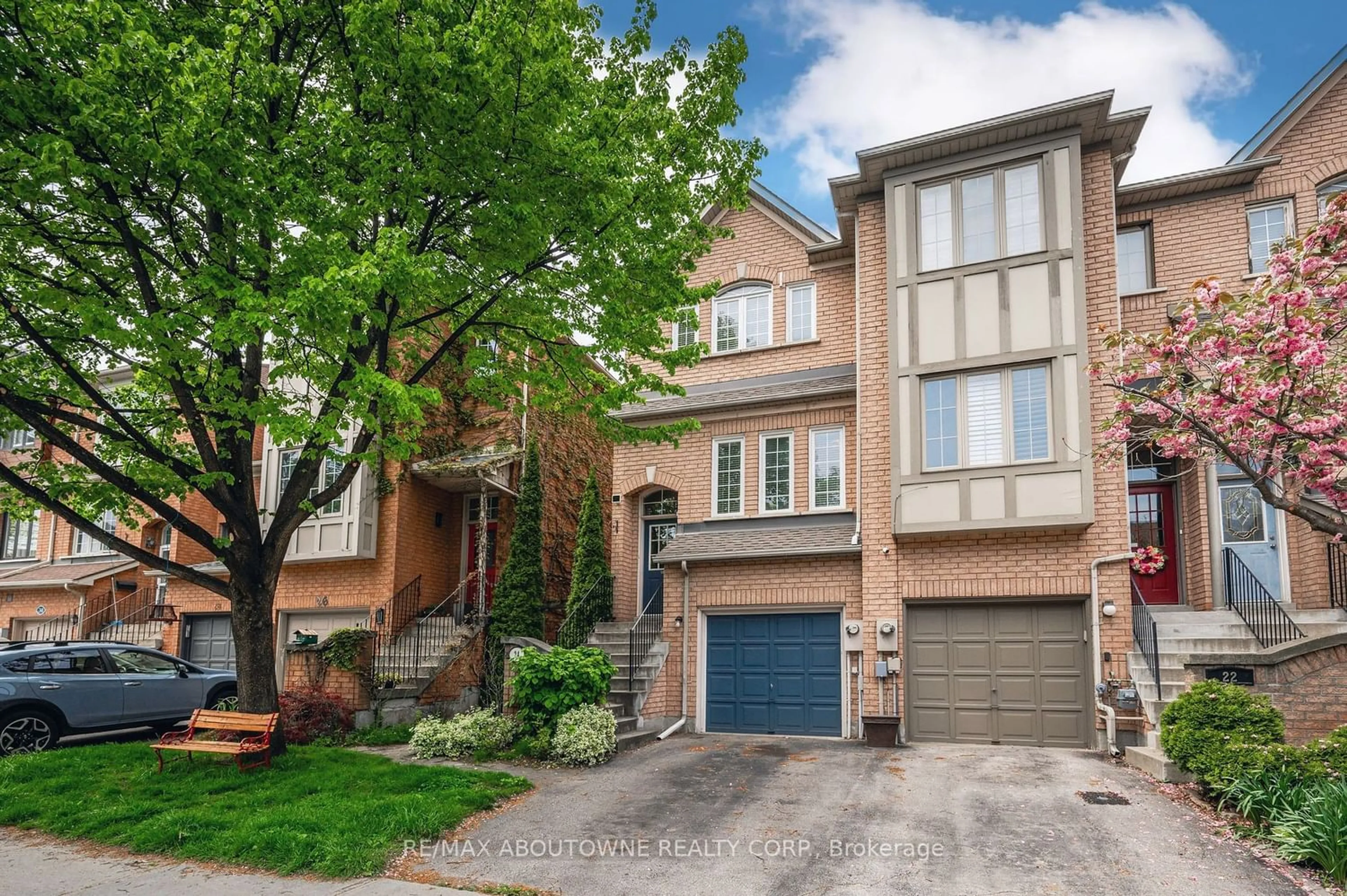 A pic from exterior of the house or condo for 24 Bluewater Crt, Toronto Ontario M8V 4A8