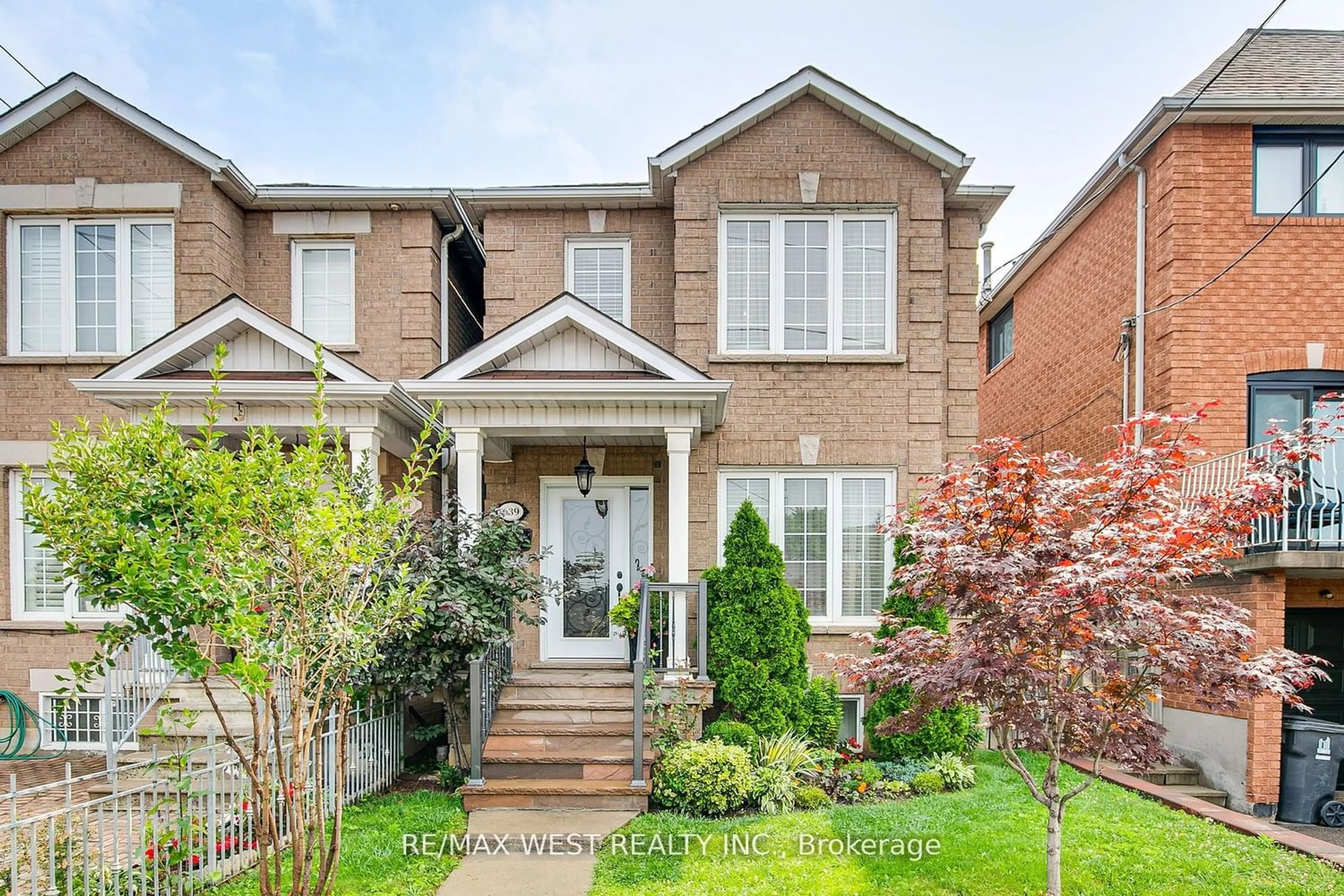 Home with brick exterior material for 639 Caledonia Rd, Toronto Ontario M6E 4V7