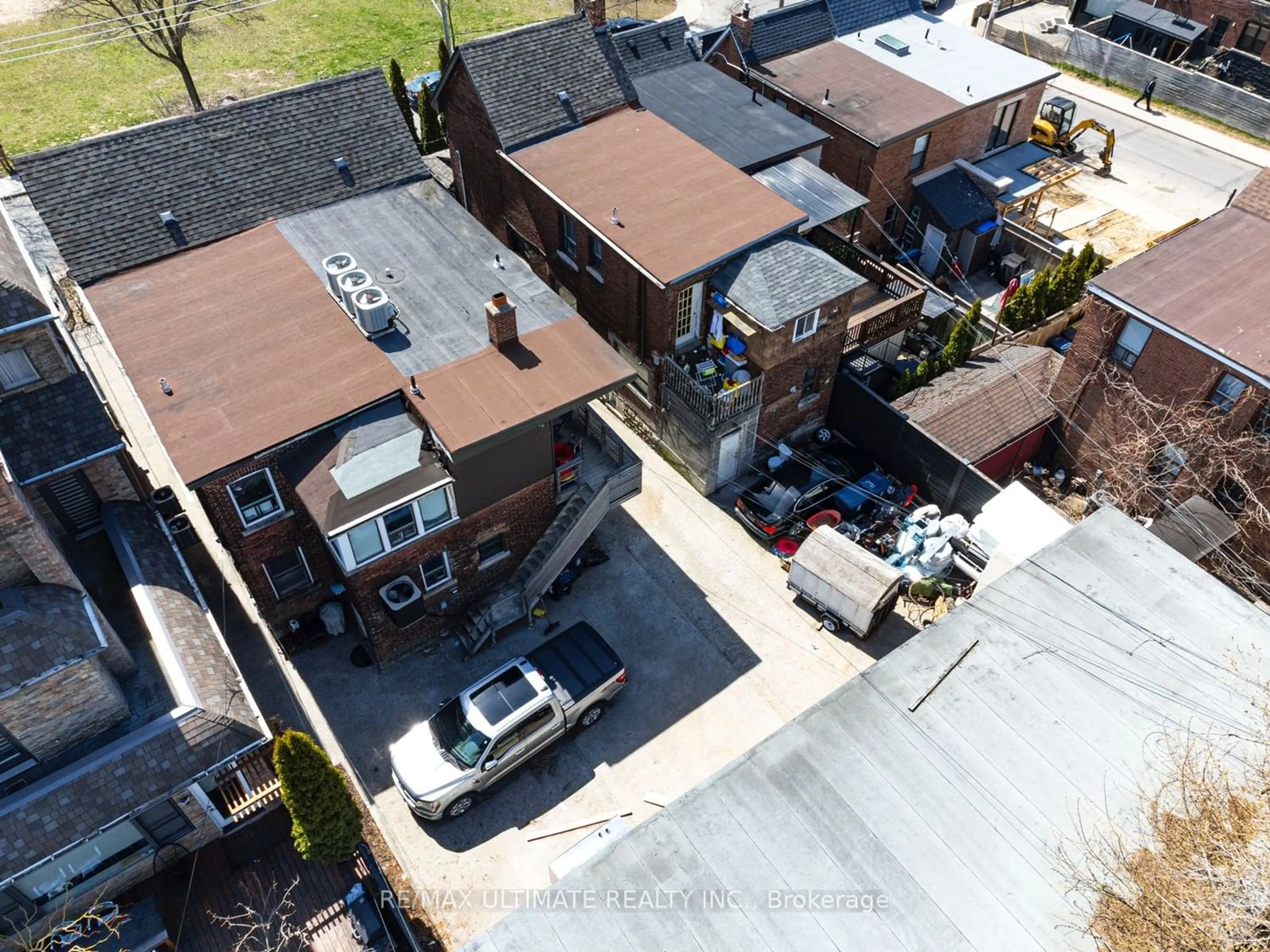 Living room for 176 Rosemount Ave, Toronto Ontario M6H 2M9