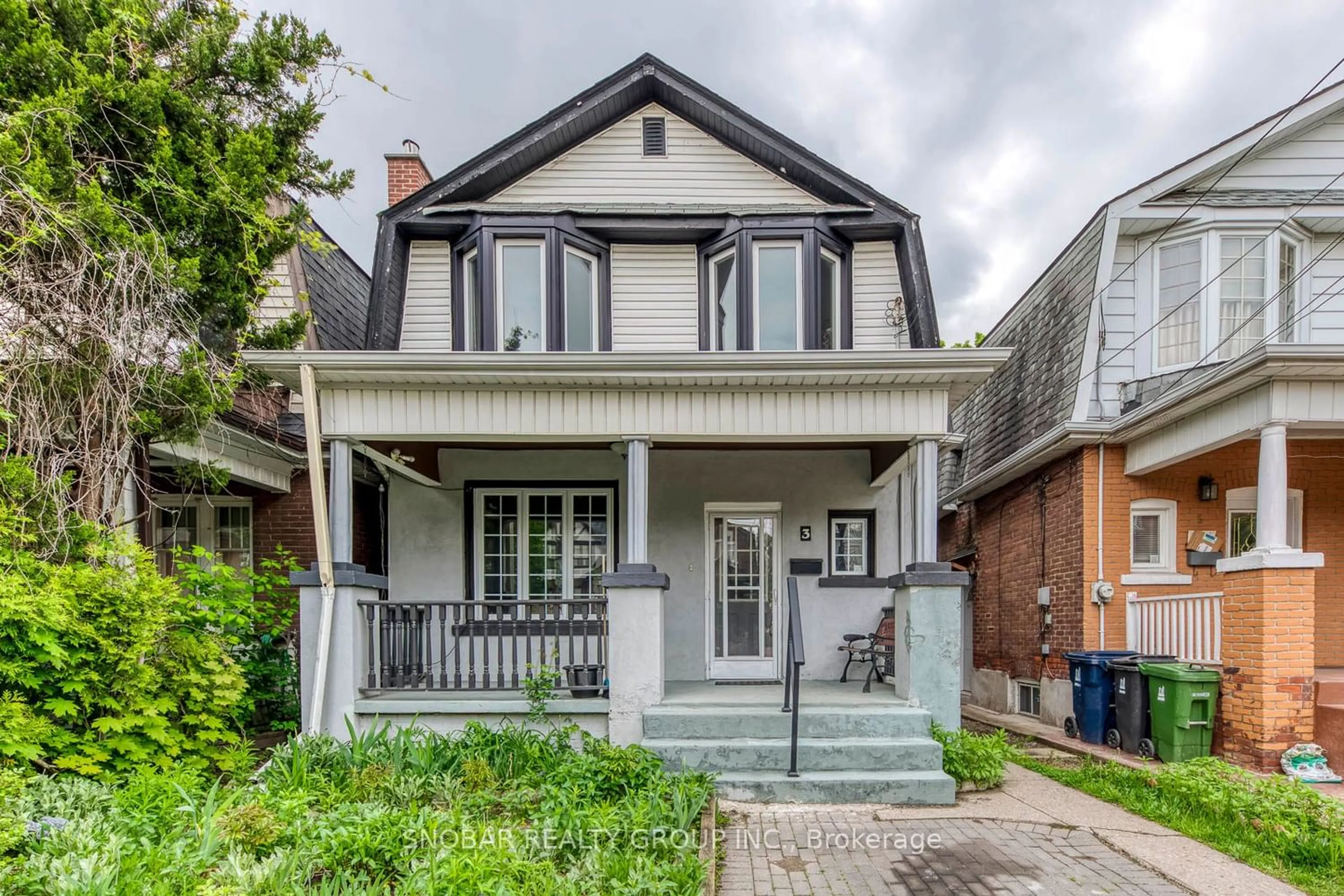 Frontside or backside of a home for 3 Somerville Ave, Toronto Ontario M6M 4W1