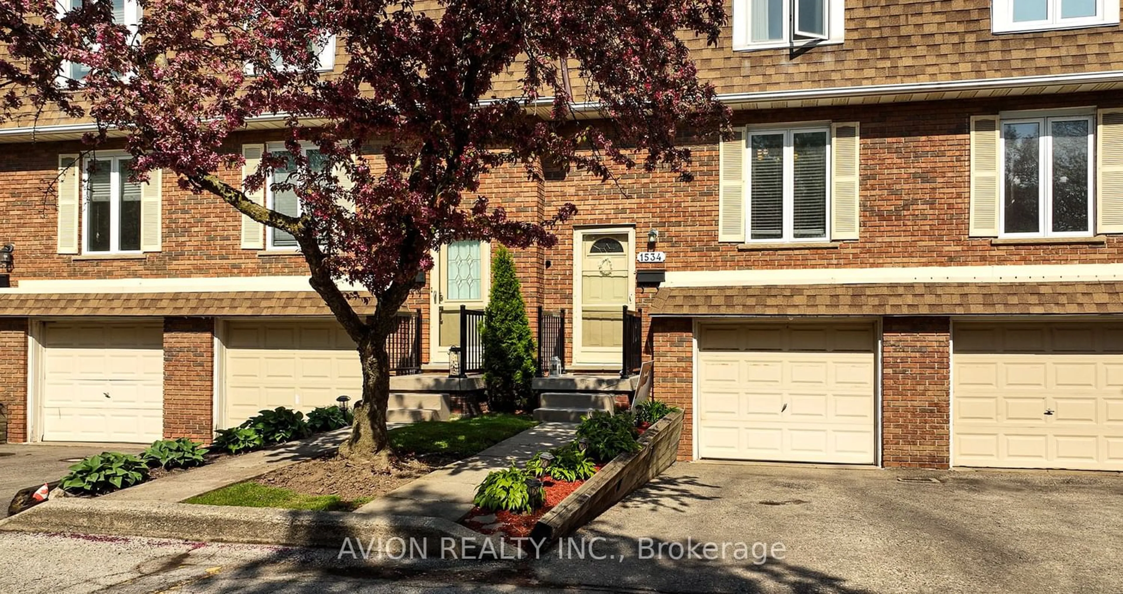 A pic from exterior of the house or condo for 1534 Westminster Pl, Burlington Ontario L7P 2B5