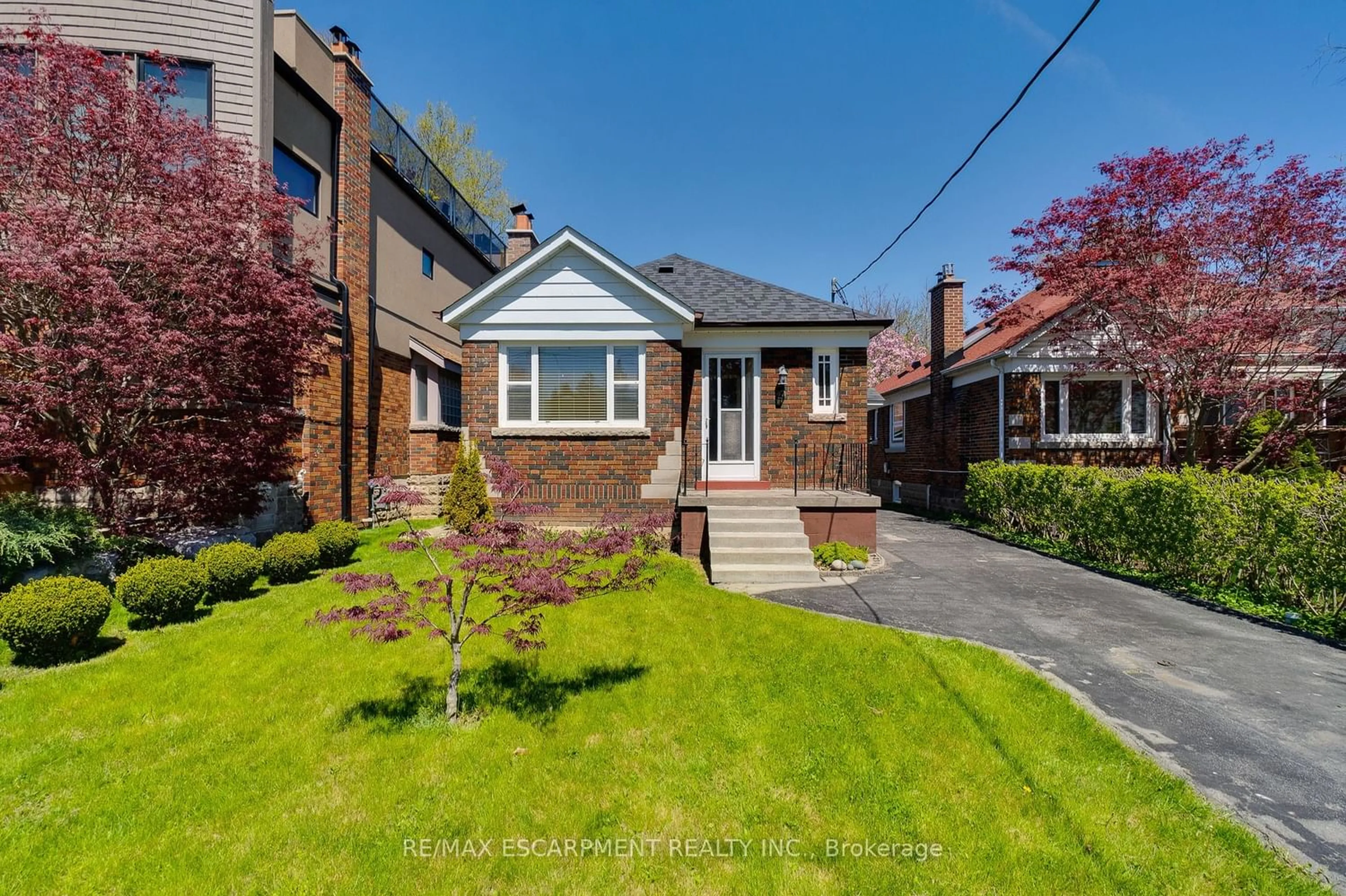 Frontside or backside of a home for 22 Miles Rd, Toronto Ontario M8V 1V3