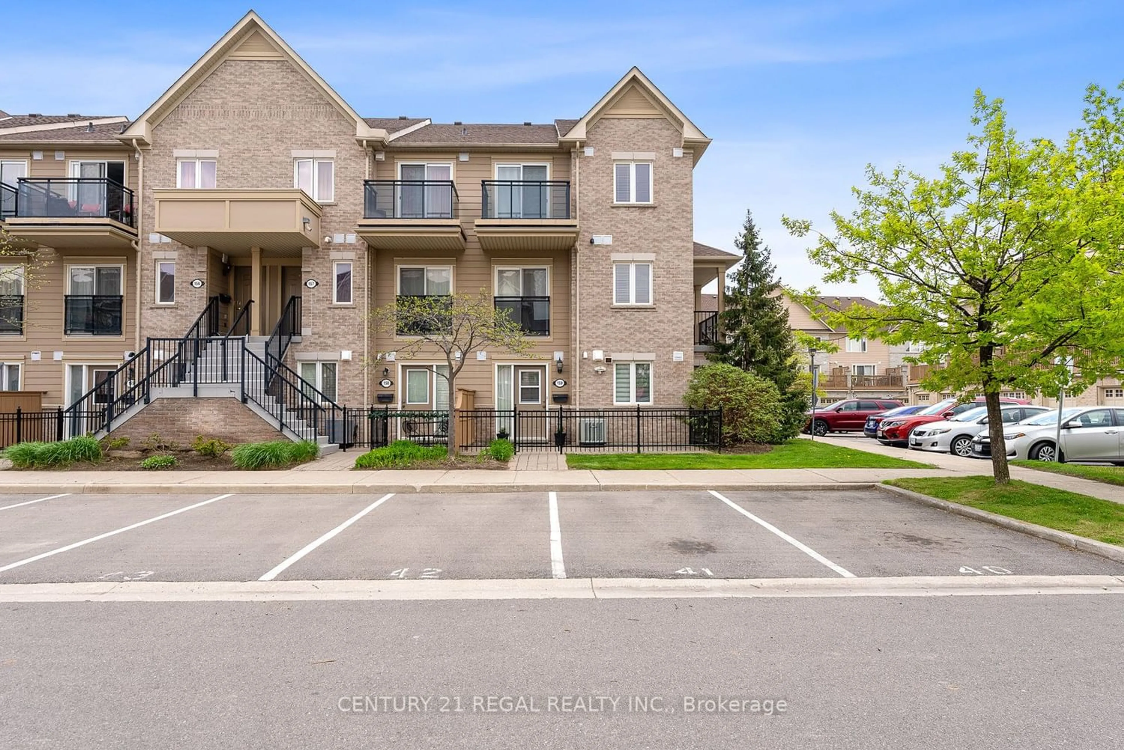 A pic from exterior of the house or condo for 4975 Southampton Dr #159, Mississauga Ontario L5M 8C9