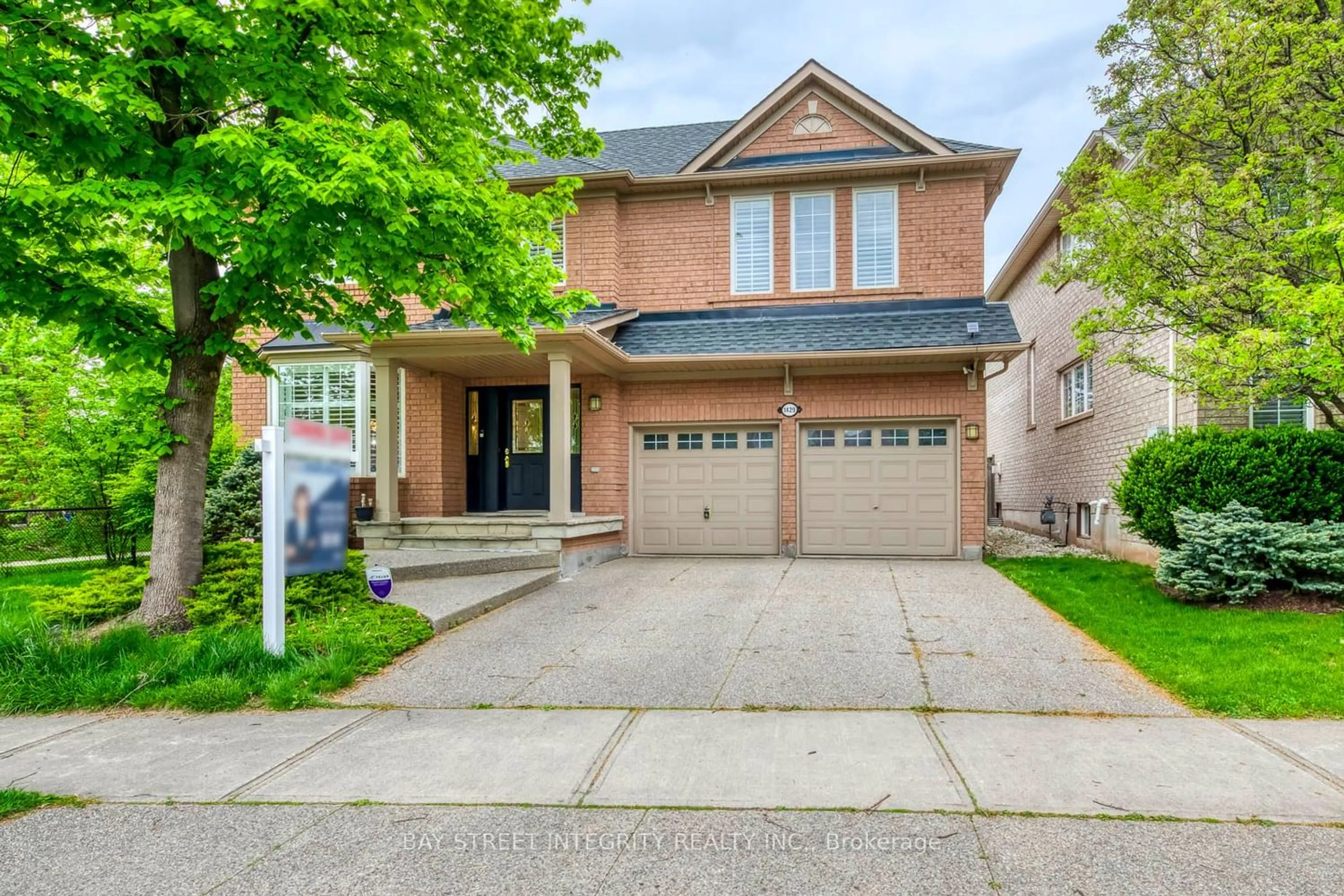 Home with brick exterior material for 1429 Pinecliff Rd, Oakville Ontario L6M 3Z2