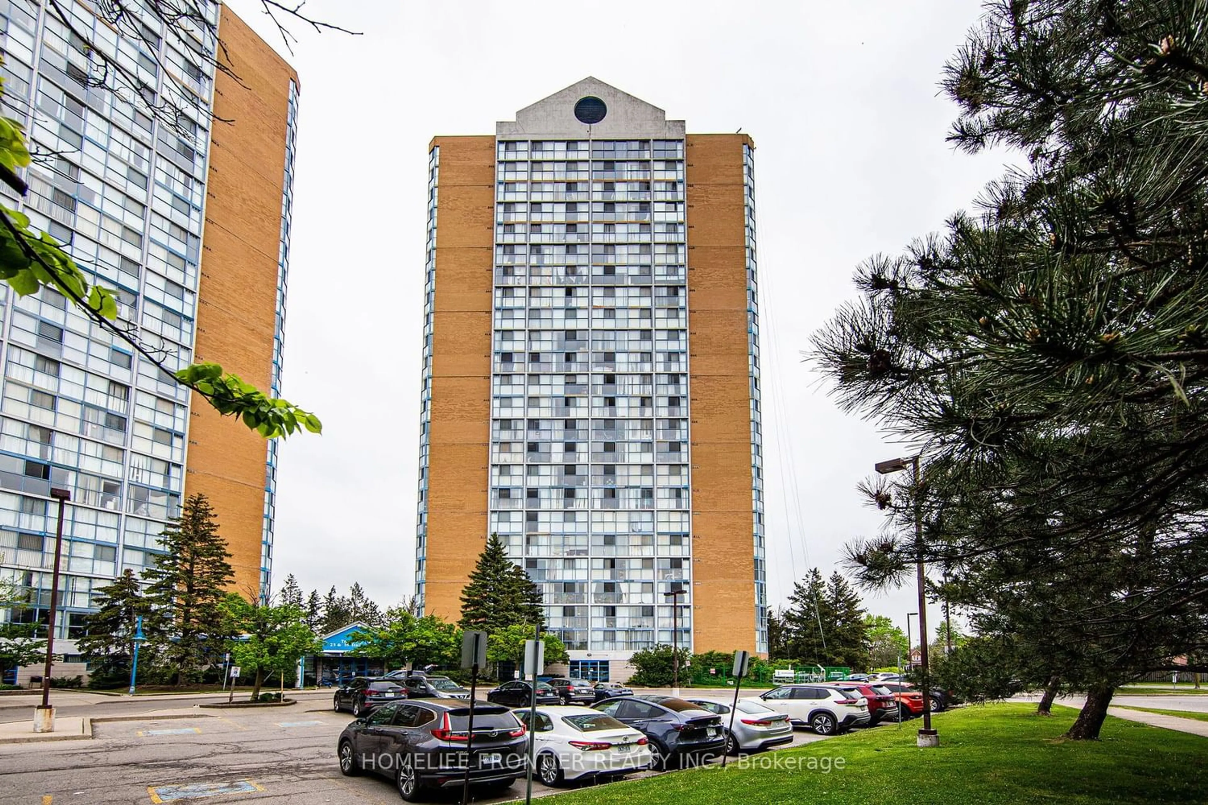 A pic from exterior of the house or condo for 35 Trailwood Dr #1015, Mississauga Ontario L4Z 3L6