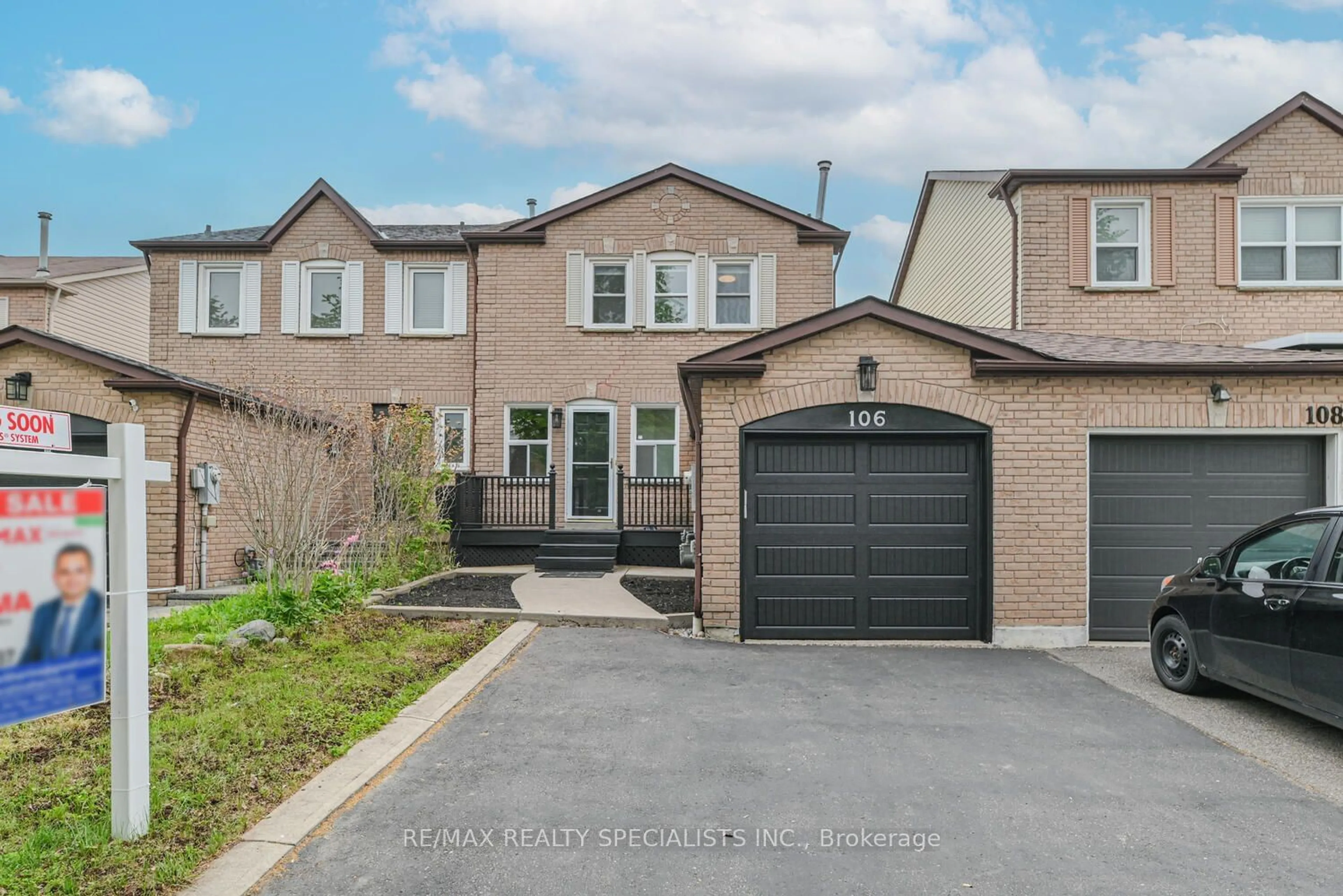 Frontside or backside of a home for 106 Cutters Cres, Brampton Ontario L6Y 4J8