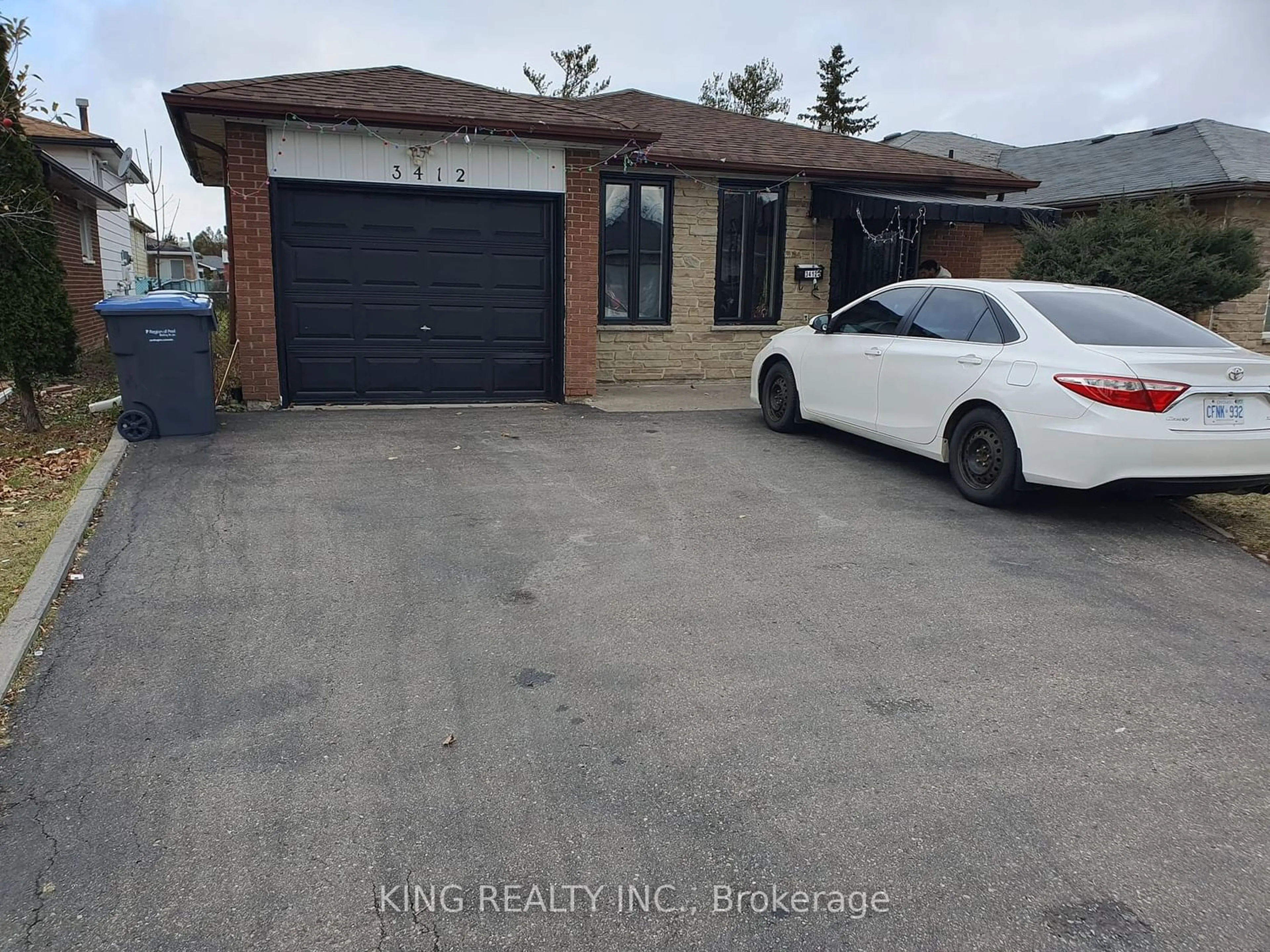 Frontside or backside of a home for 3412 Monica Dr, Mississauga Ontario L4T 3E7