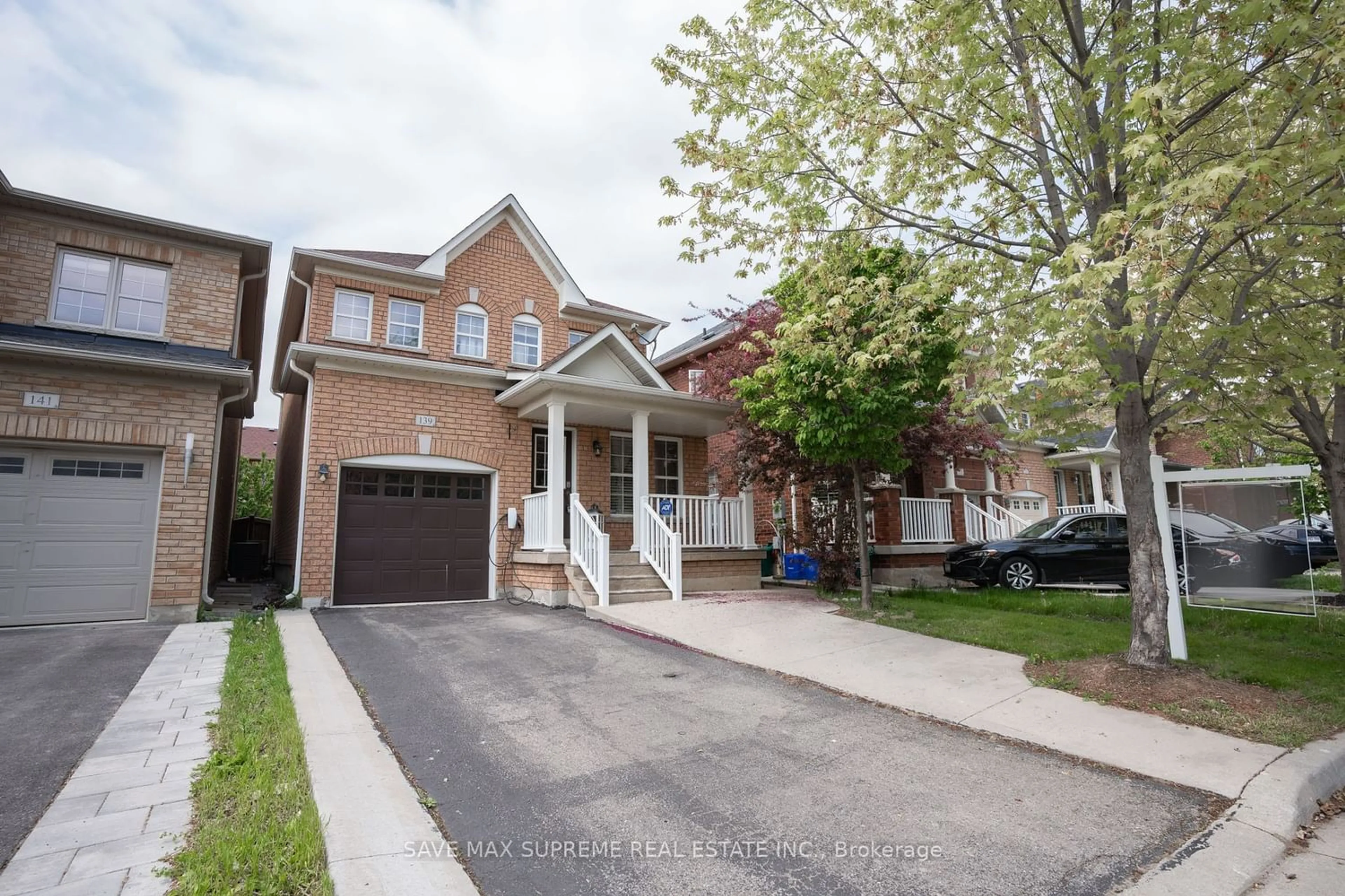 Frontside or backside of a home for 139 Weston Dr, Milton Ontario L9T 0V6