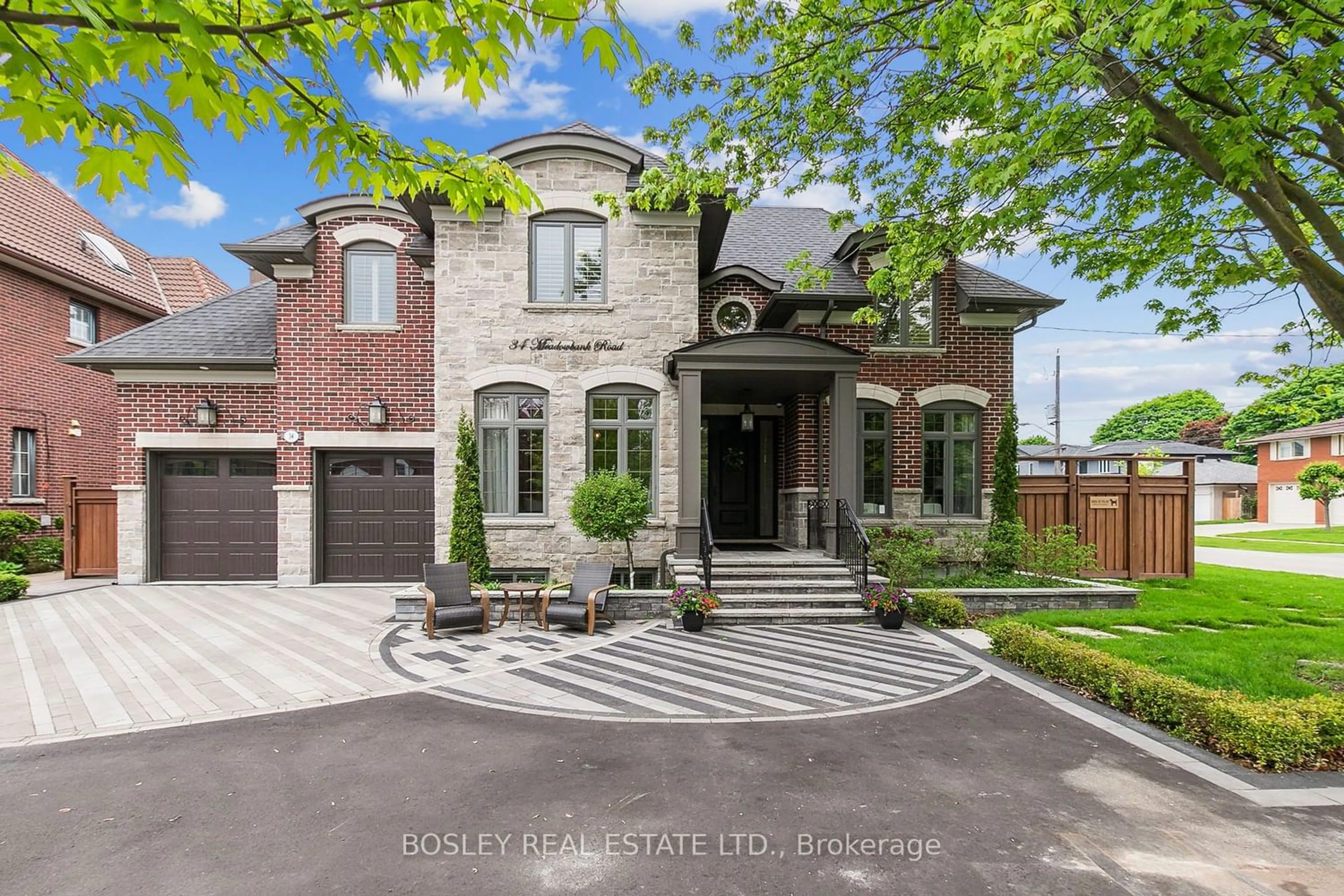 Home with brick exterior material for 34 Meadowbank Rd, Toronto Ontario M9B 5C5