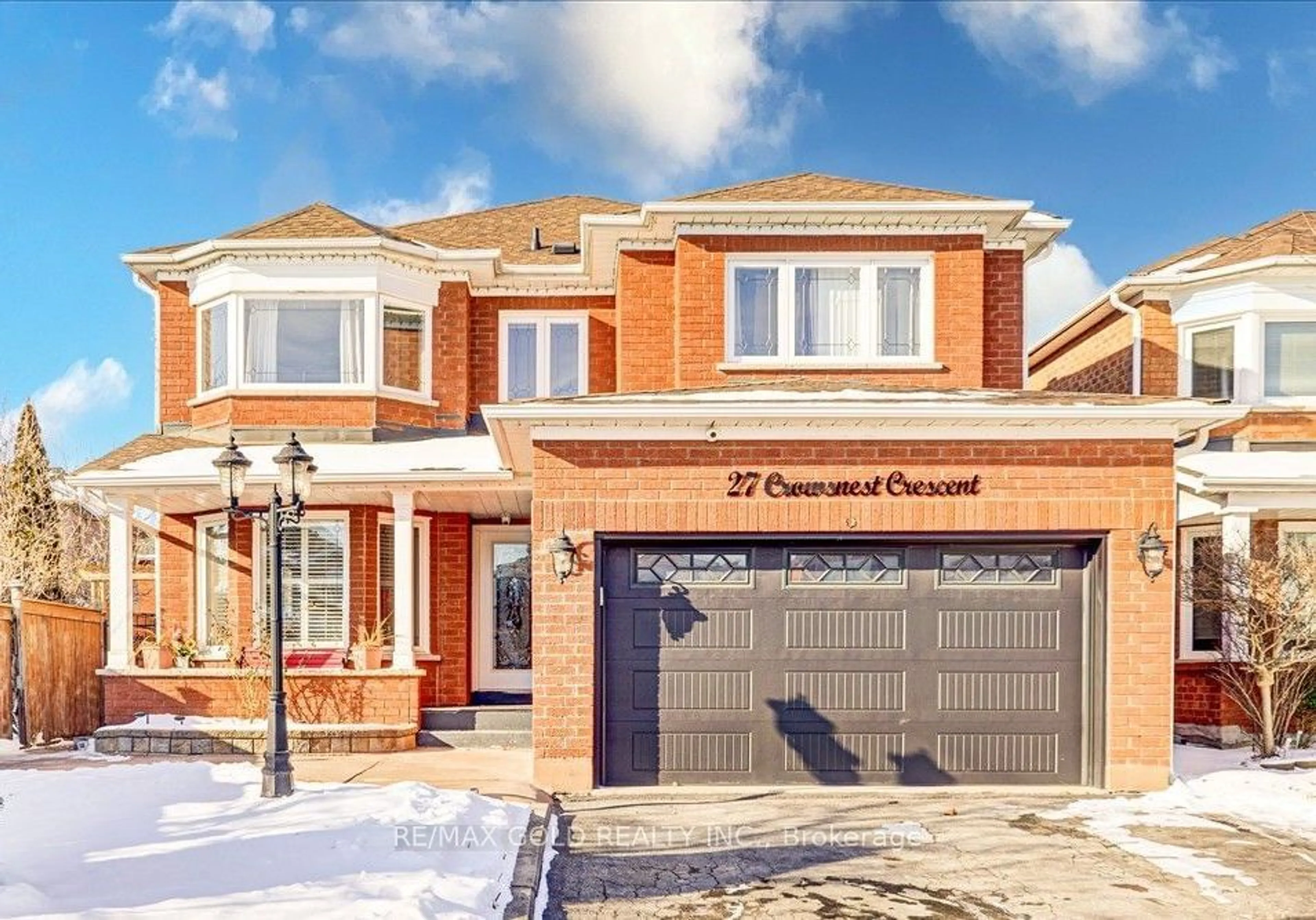 Home with brick exterior material for 27 Crowsnest Cres, Brampton Ontario L6R 1S8
