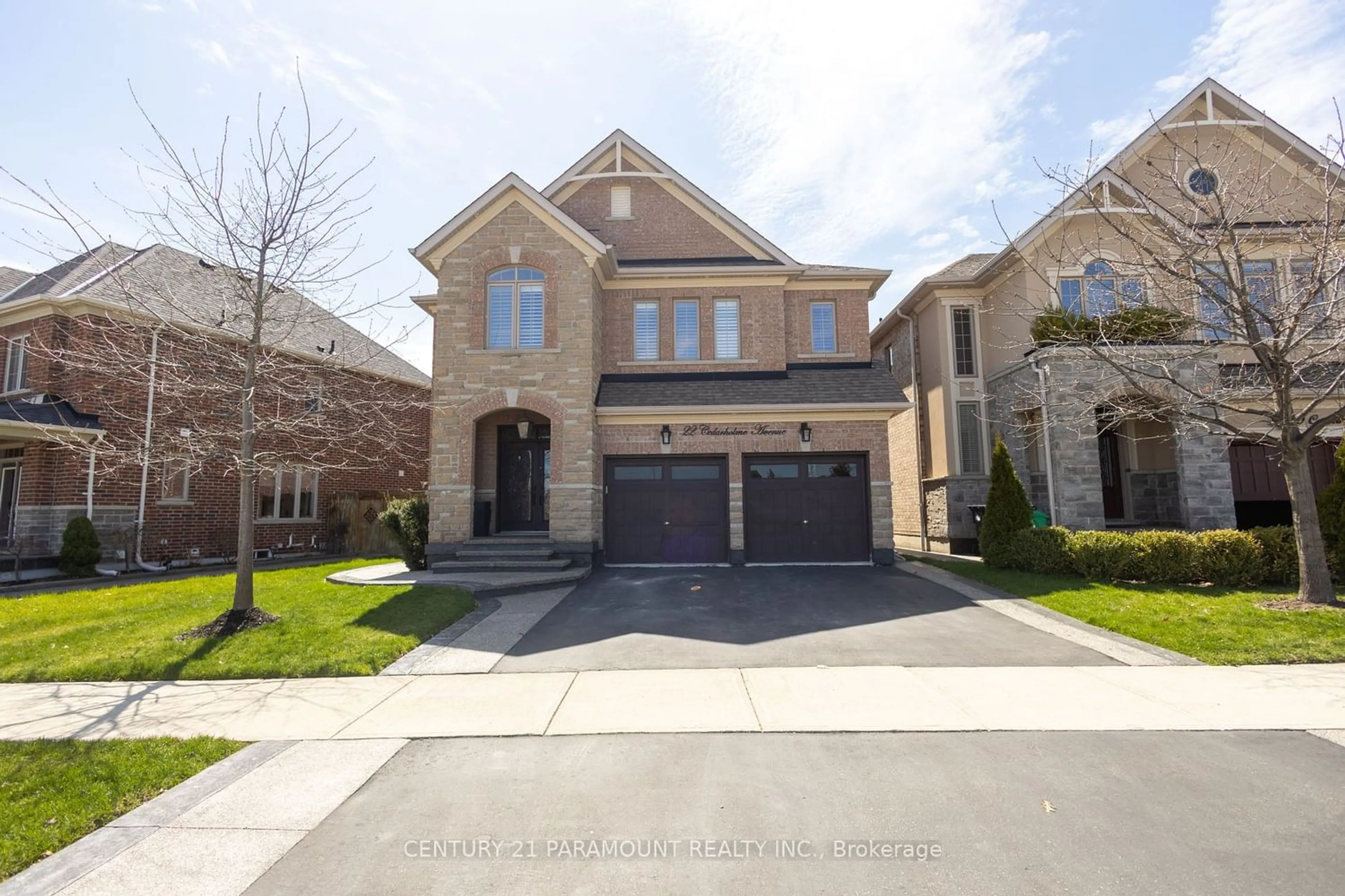 Frontside or backside of a home for 24 Mellowood Ave, Brampton Ontario L6P 2P2