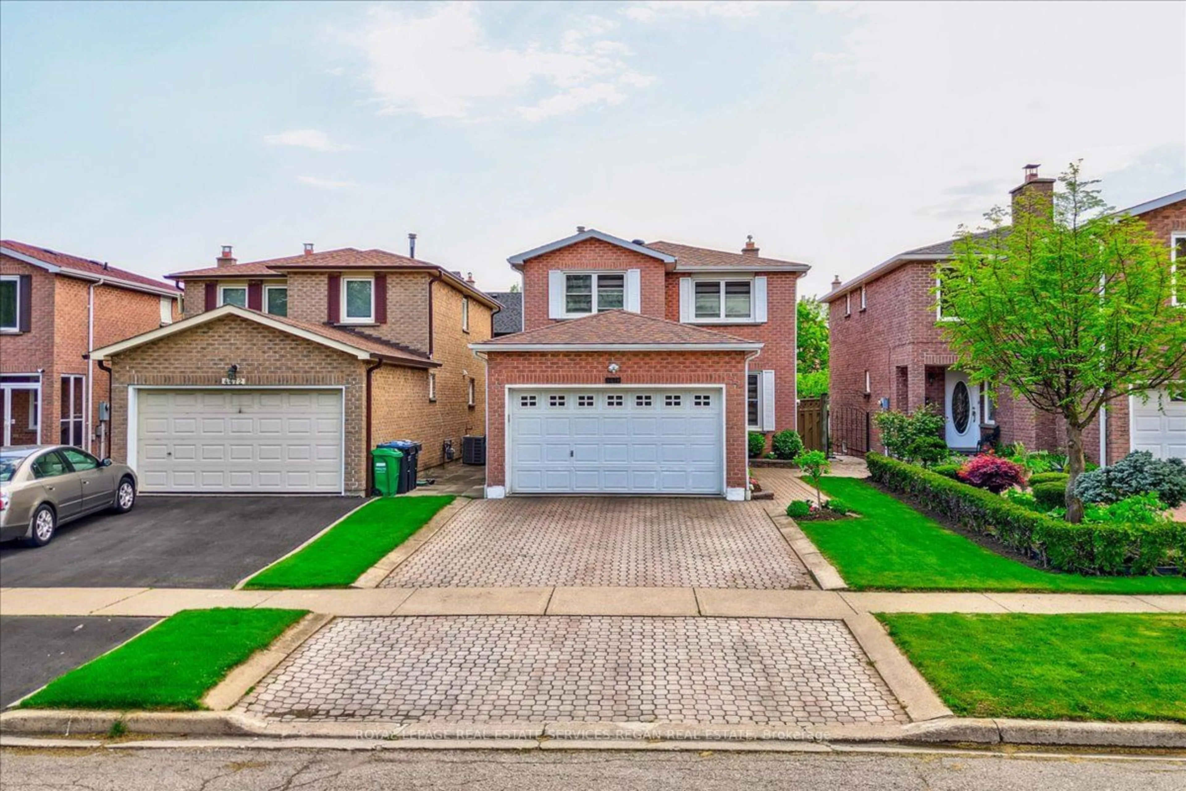 Frontside or backside of a home for 4476 Jenkins Cres, Mississauga Ontario L5R 1T8