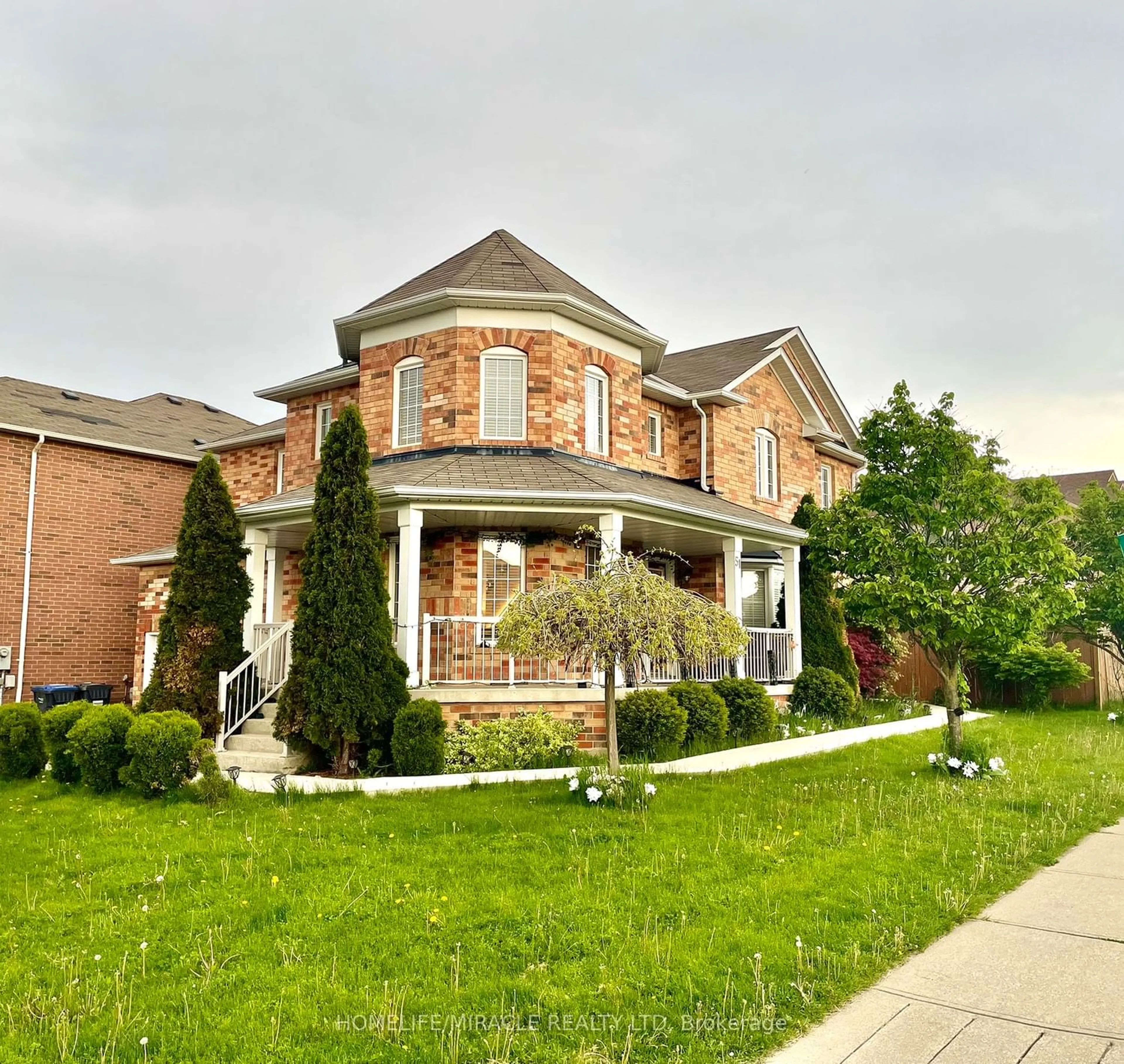 Home with brick exterior material for 51 Leagate St, Brampton Ontario L7A 3J1