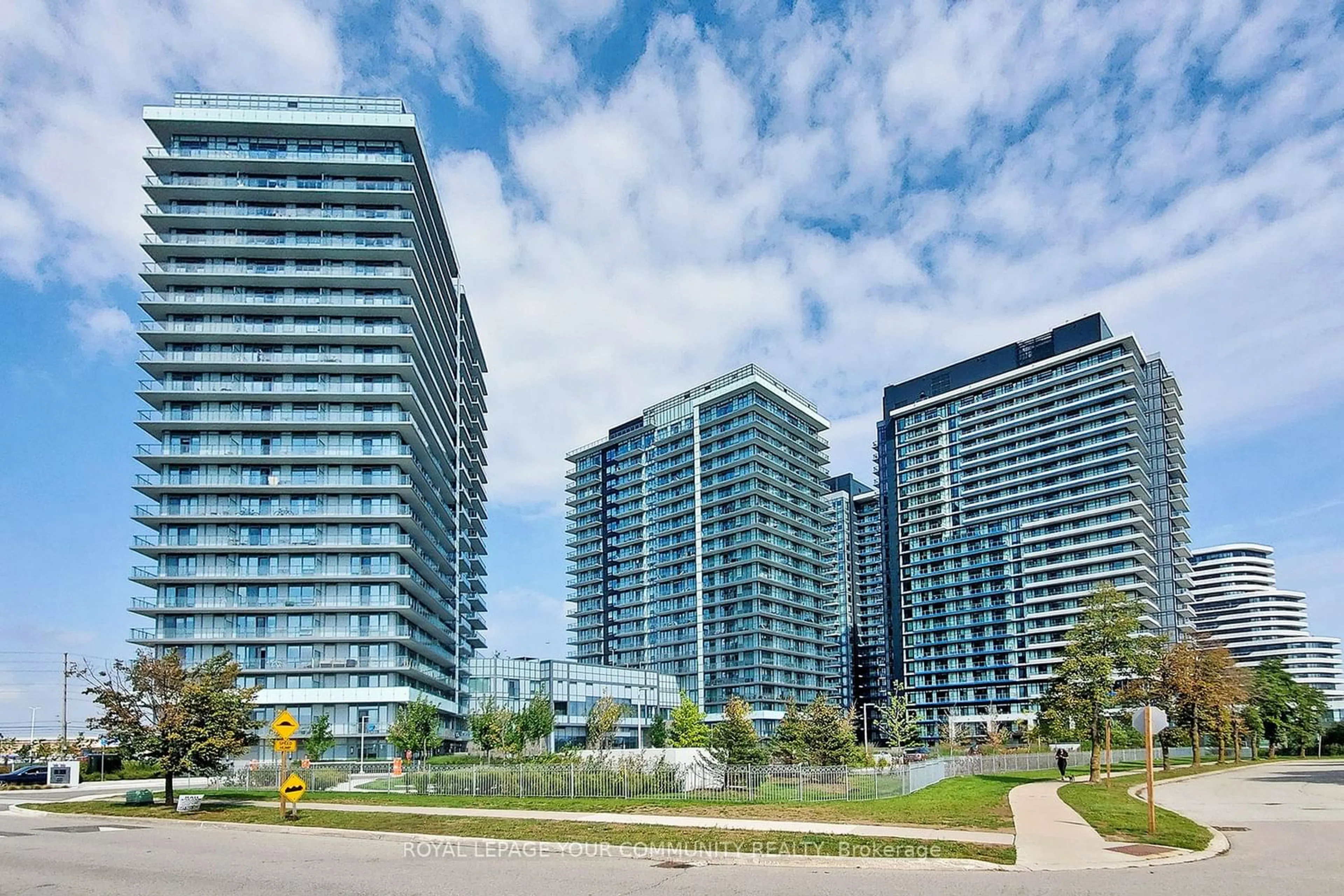 A pic from exterior of the house or condo for 4655 Metcalfe Ave #508, Mississauga Ontario L5M 0Z7