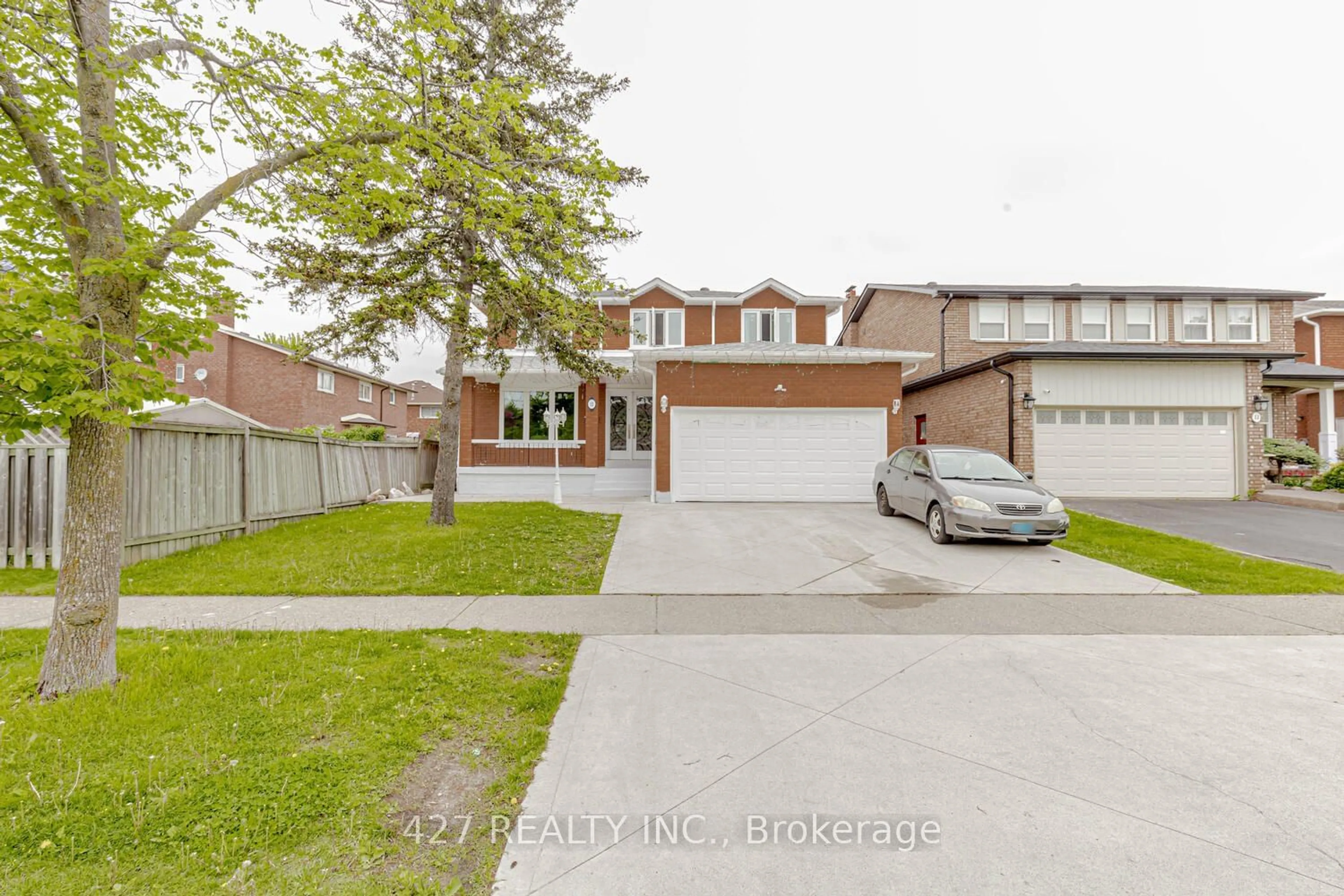 Frontside or backside of a home for 15 Seminole Dr, Brampton Ontario L6W 3Y7