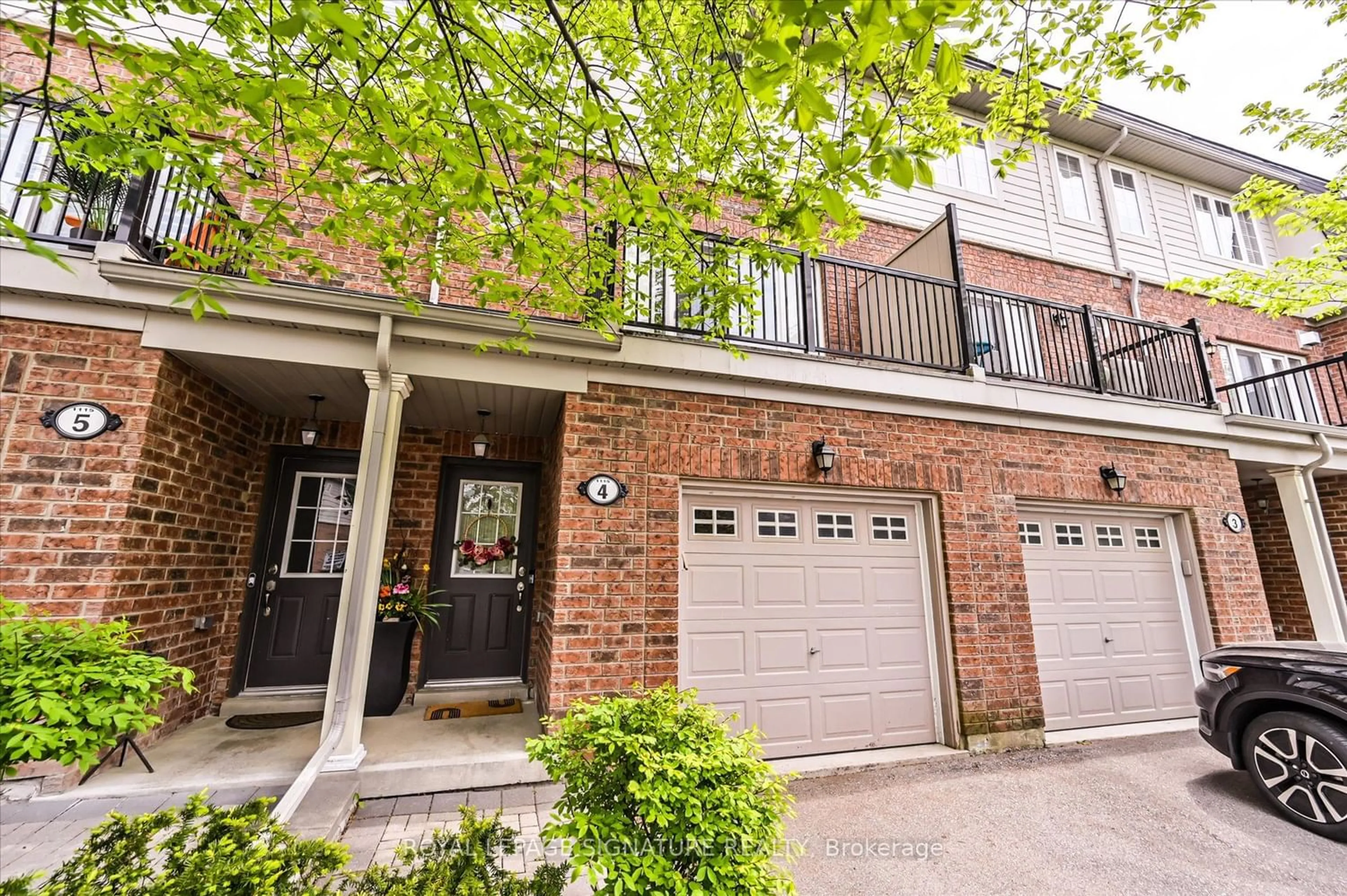 A pic from exterior of the house or condo for 1115 Haig Blvd #4, Mississauga Ontario L5E 2M6