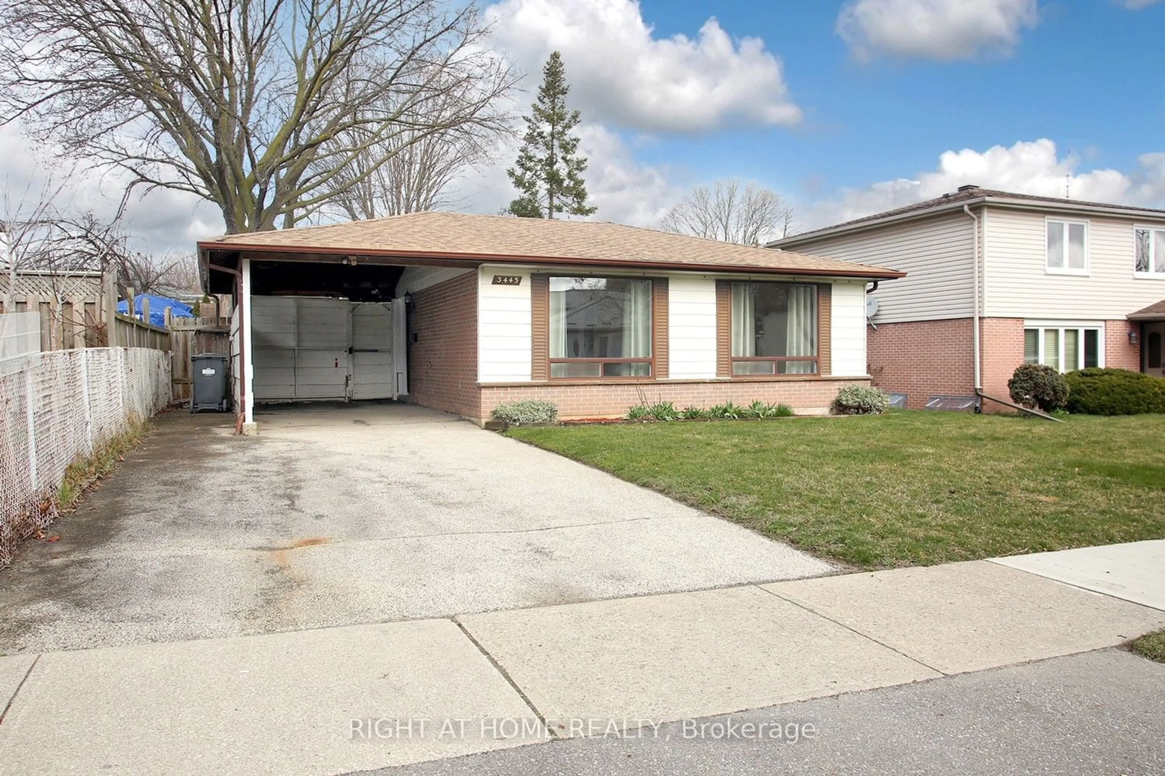 Frontside or backside of a home for 3445 Bannerhill Ave, Mississauga Ontario L4X 1V2