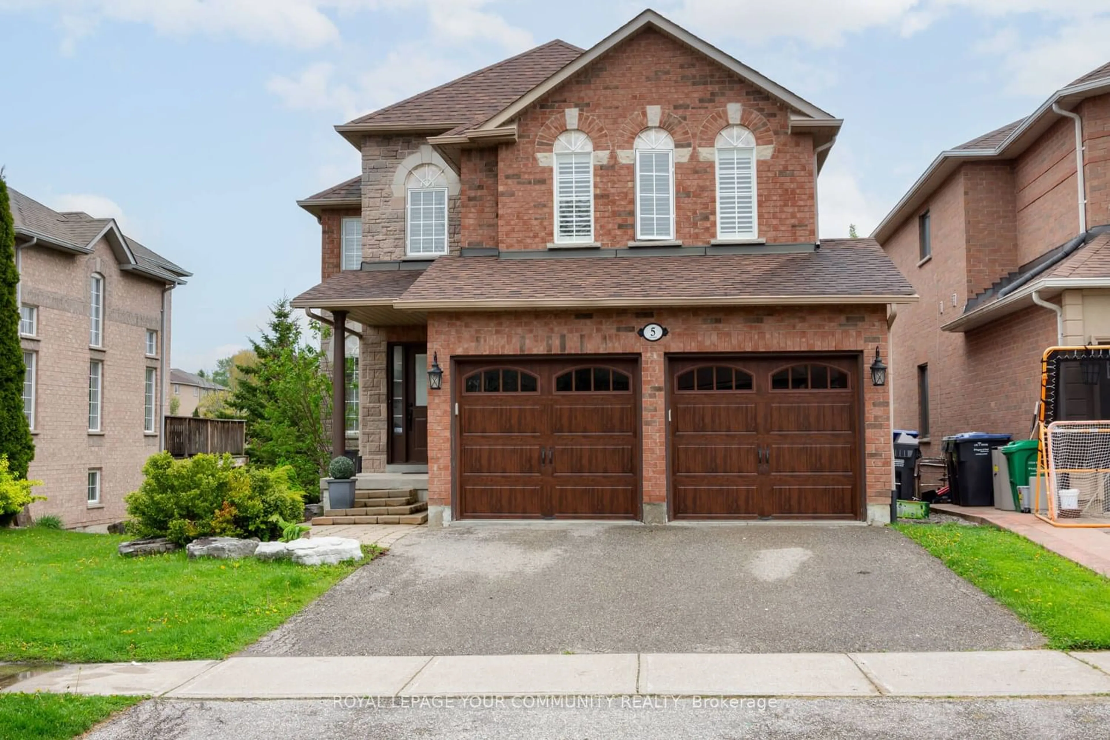 Home with brick exterior material for 5 Knollridge St, Caledon Ontario L7E 2T7