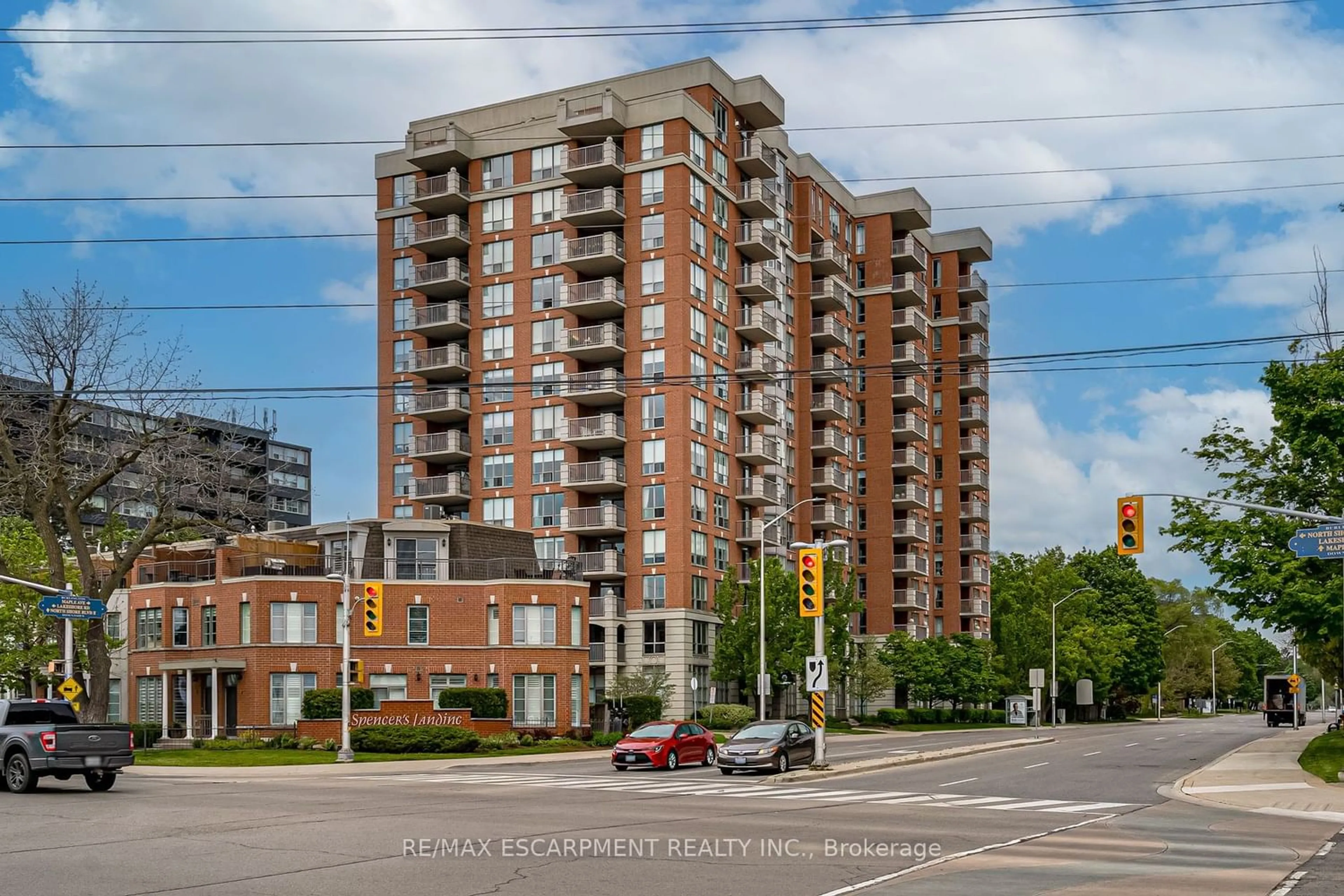 A pic from exterior of the house or condo for 442 Maple Ave #804, Burlington Ontario L7S 2L7