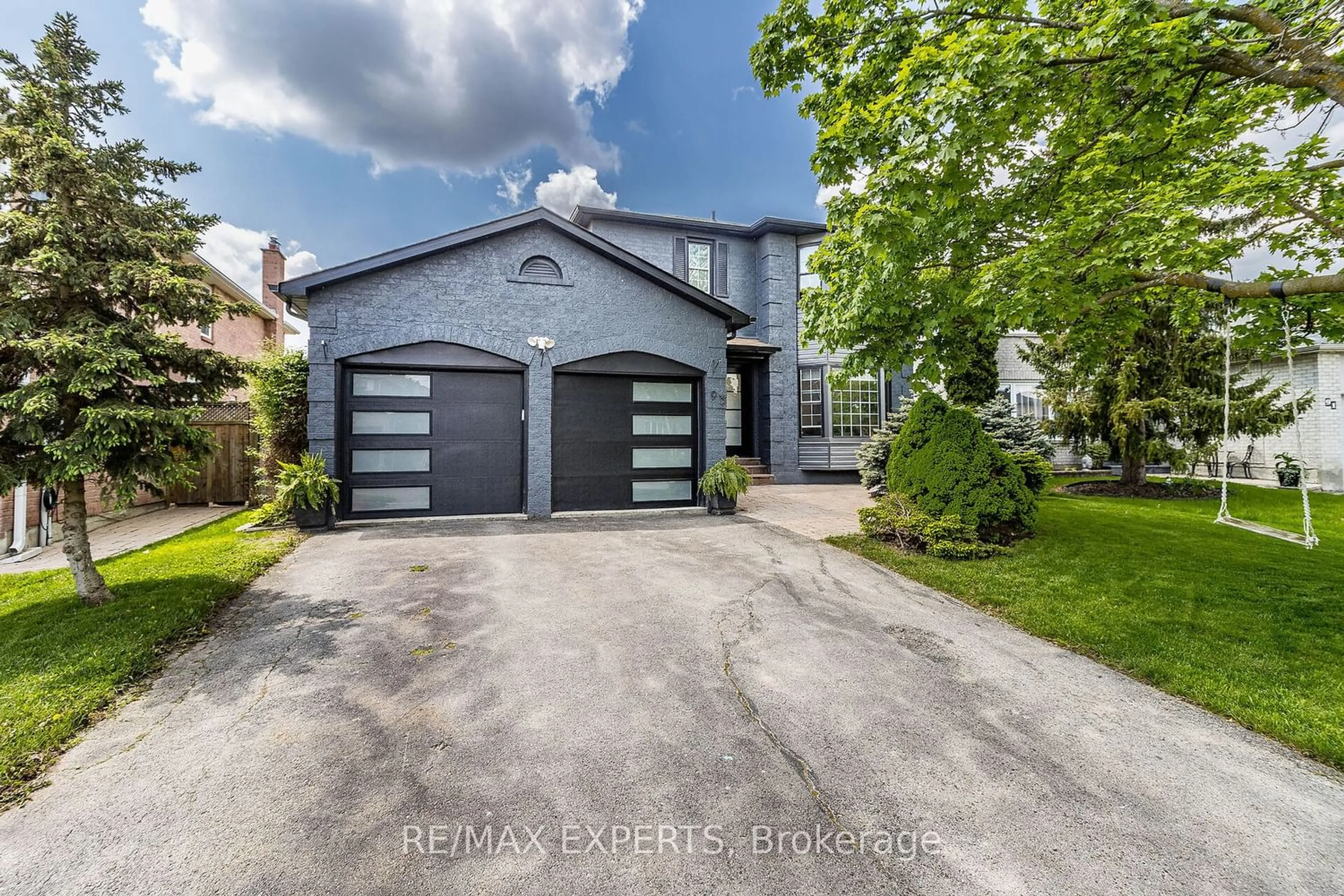 Frontside or backside of a home for 93 Goodfellow Cres, Caledon Ontario L7E 5X9