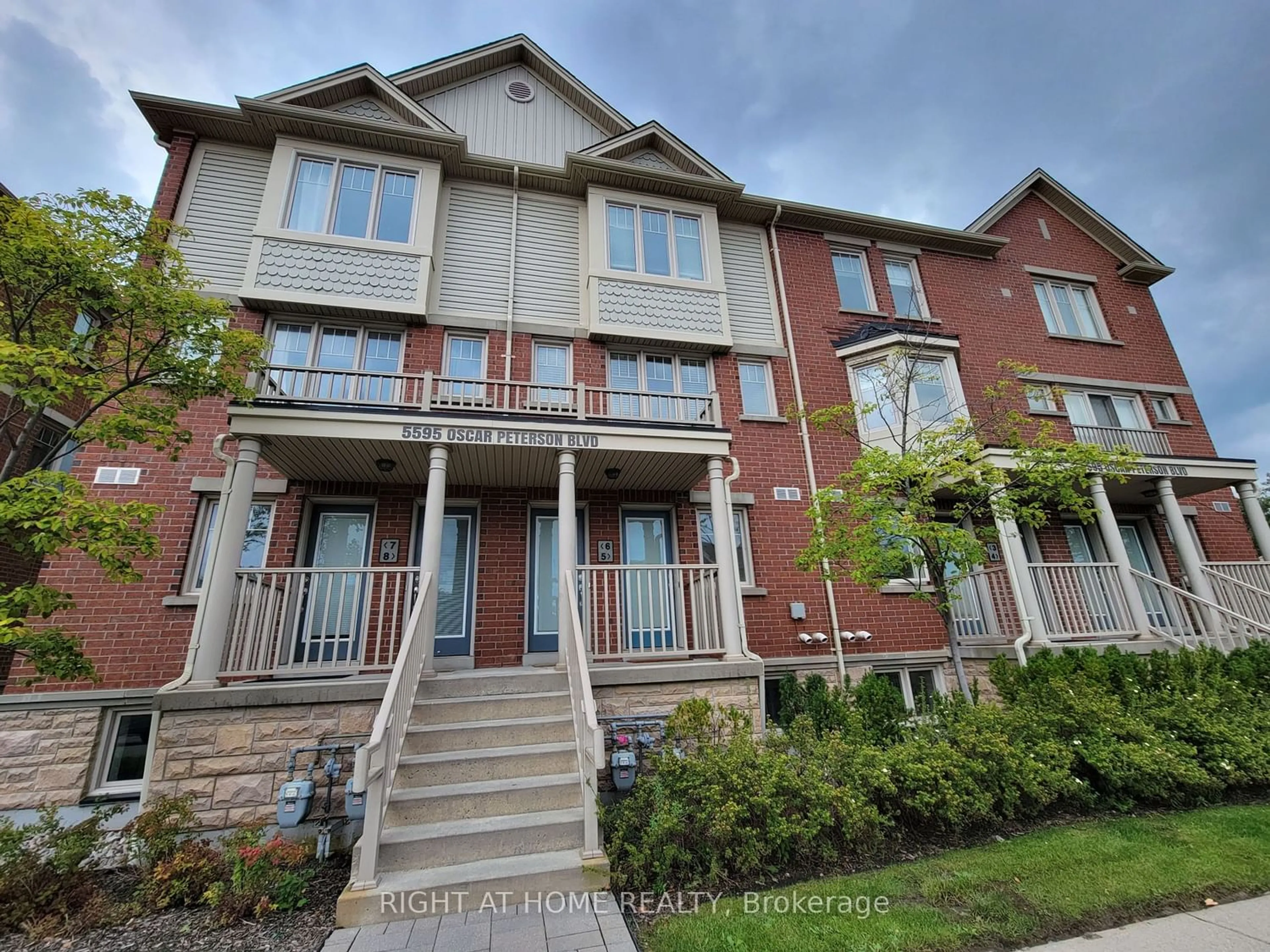 A pic from exterior of the house or condo for 5595 Oscar Peterson Blvd #5, Mississauga Ontario L5M 0T2
