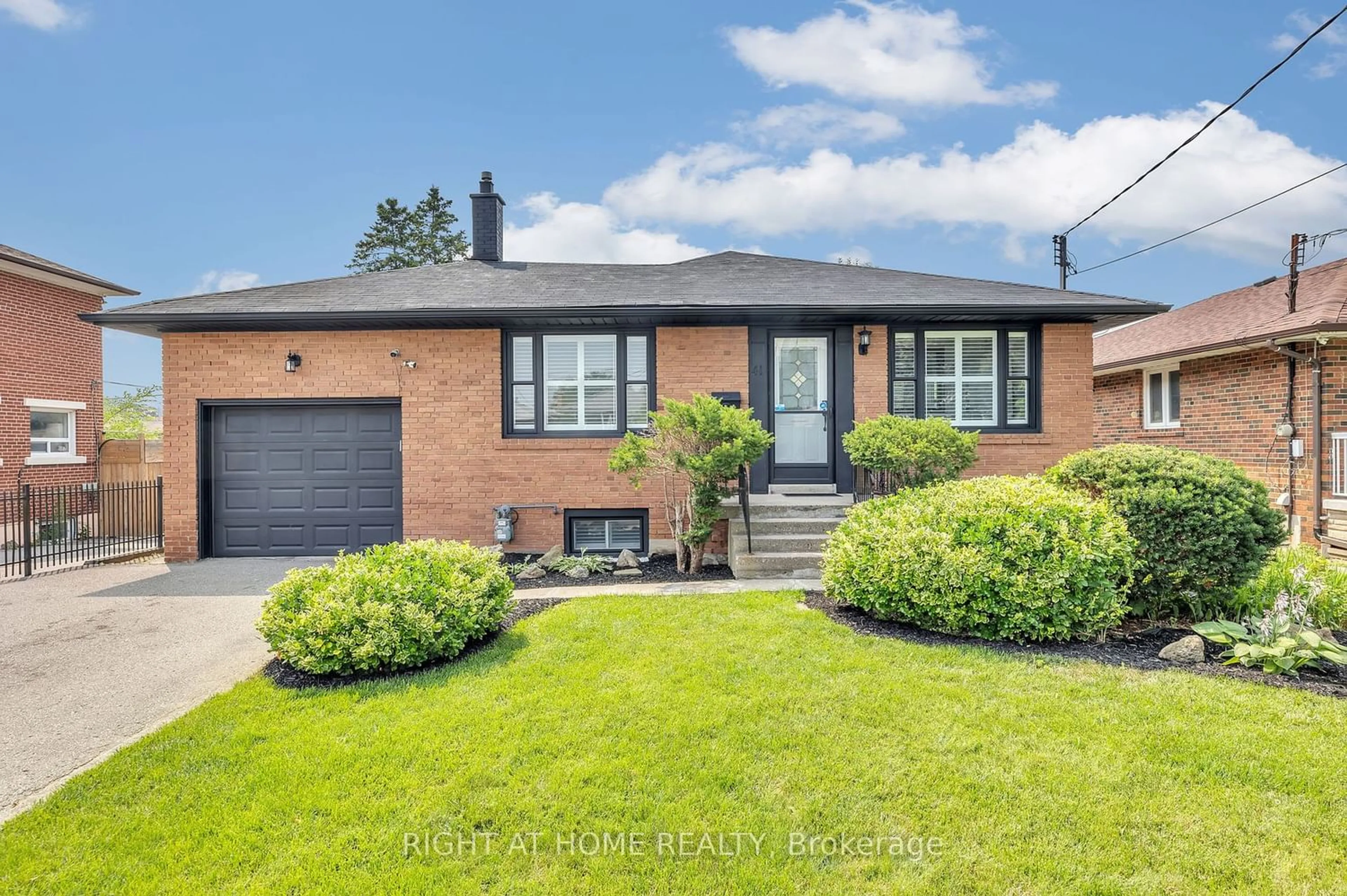 Home with brick exterior material for 41 Beckett Ave, Toronto Ontario M6L 2B3