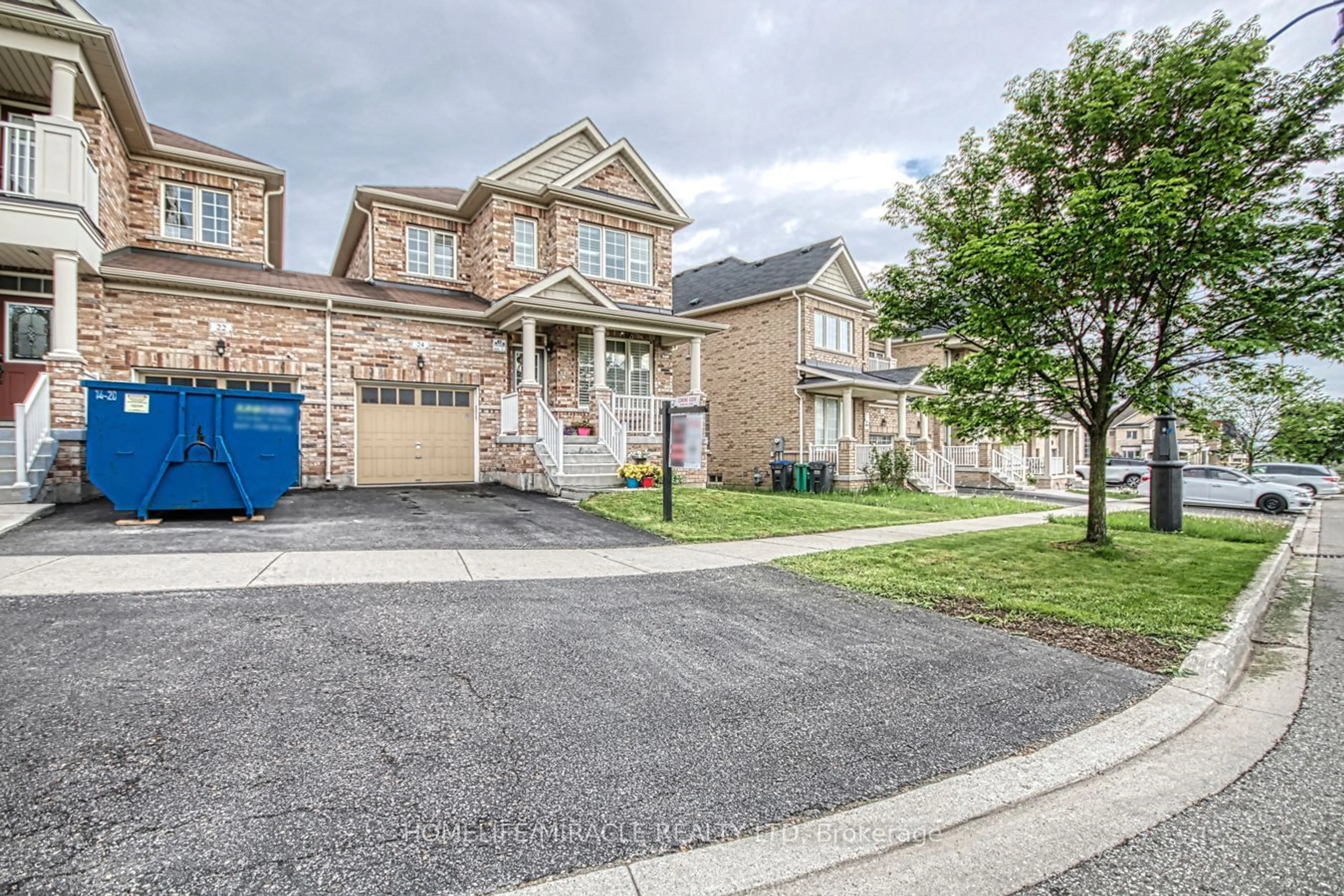 A pic from exterior of the house or condo for 24 Chesterwood Cres, Brampton Ontario L6Y 0Z3