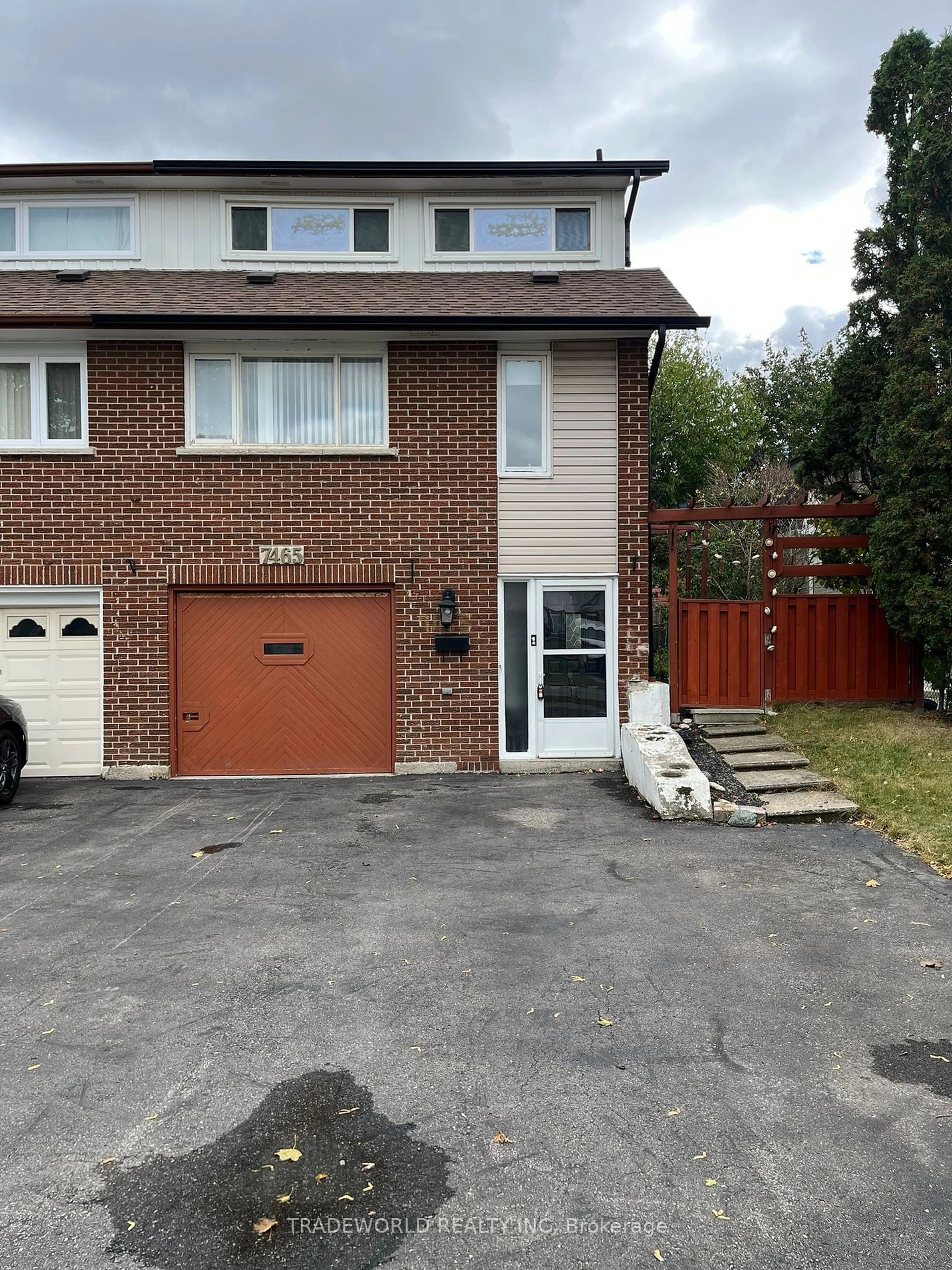 Outside view for 7465 Bybrook Dr, Mississauga Ontario L4T 3R3