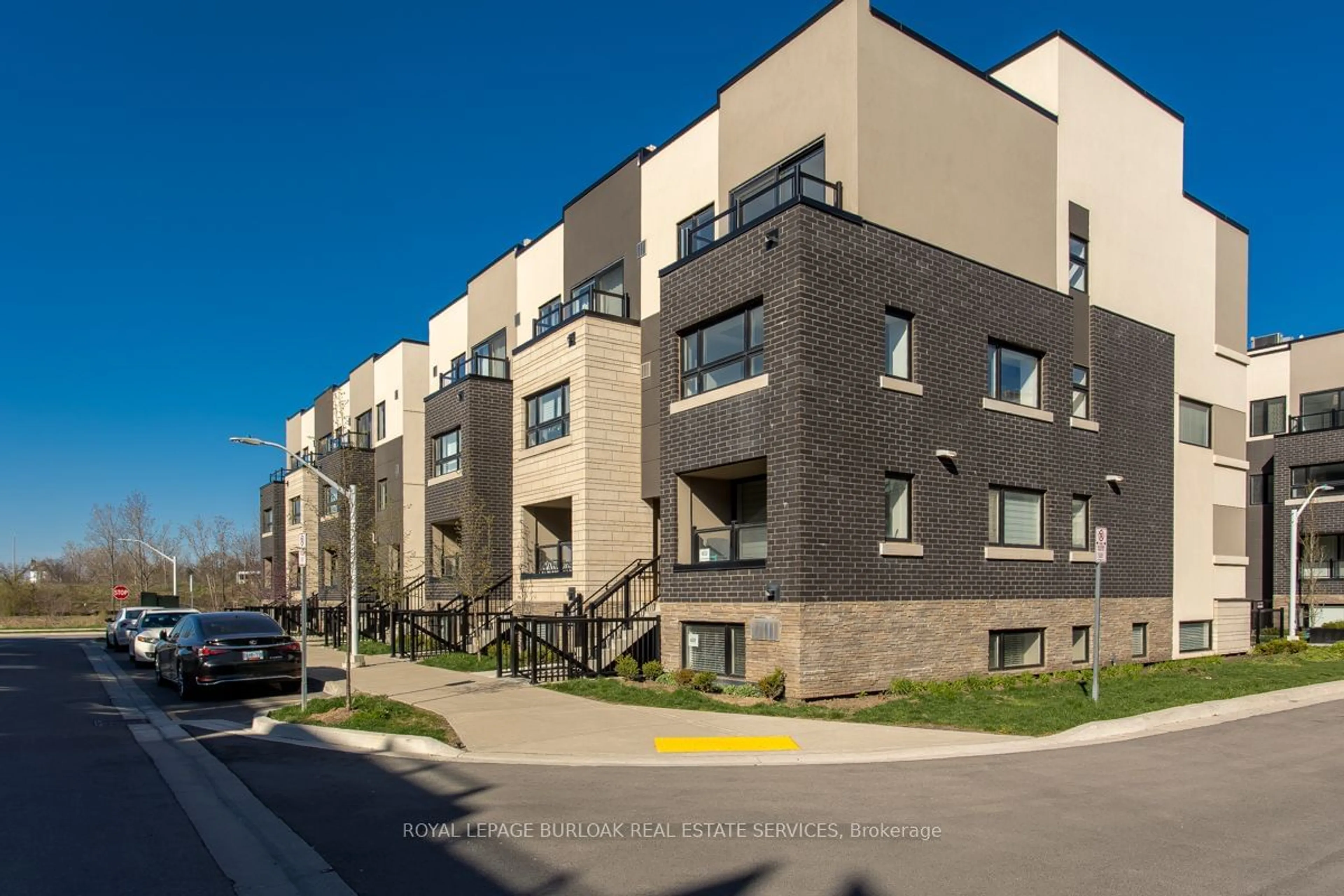 A pic from exterior of the house or condo for 1129 Cooke Blvd #611, Burlington Ontario L7T 0C3