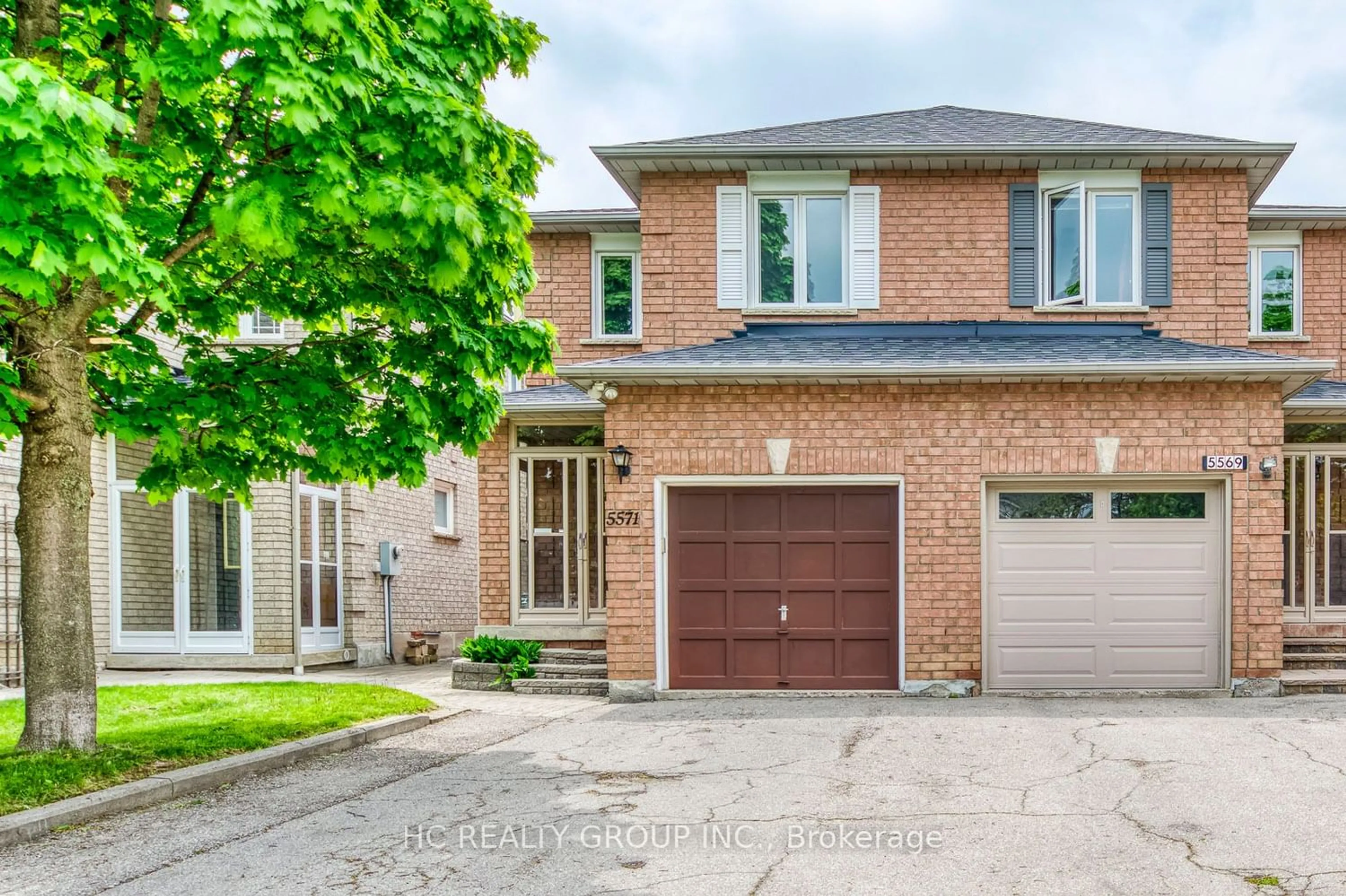 Home with brick exterior material for 5571 Richmeadow Mews, Mississauga Ontario L4Z 3T4