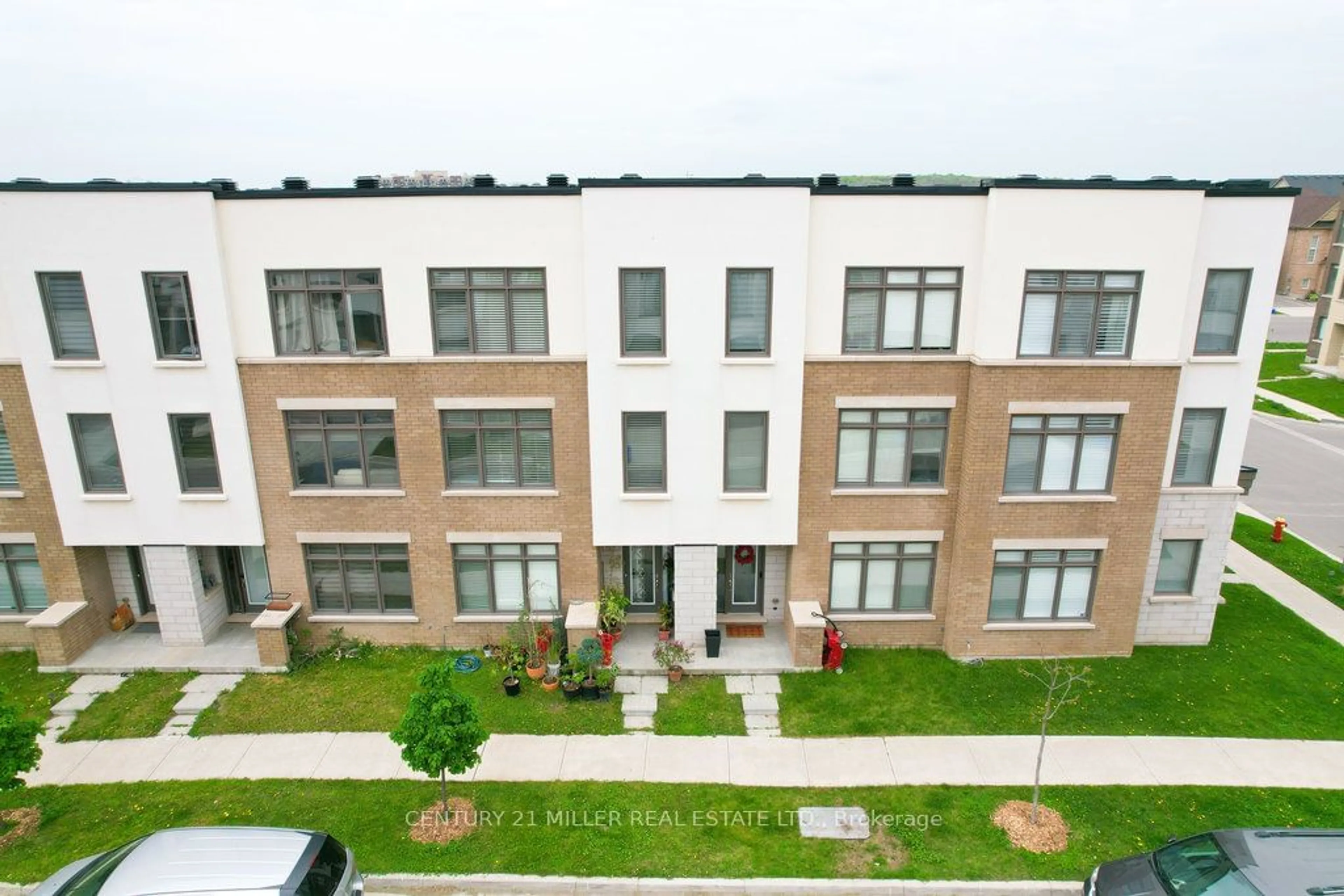 A pic from exterior of the house or condo for 3156 Mintwood Circ, Oakville Ontario L6H 0N9