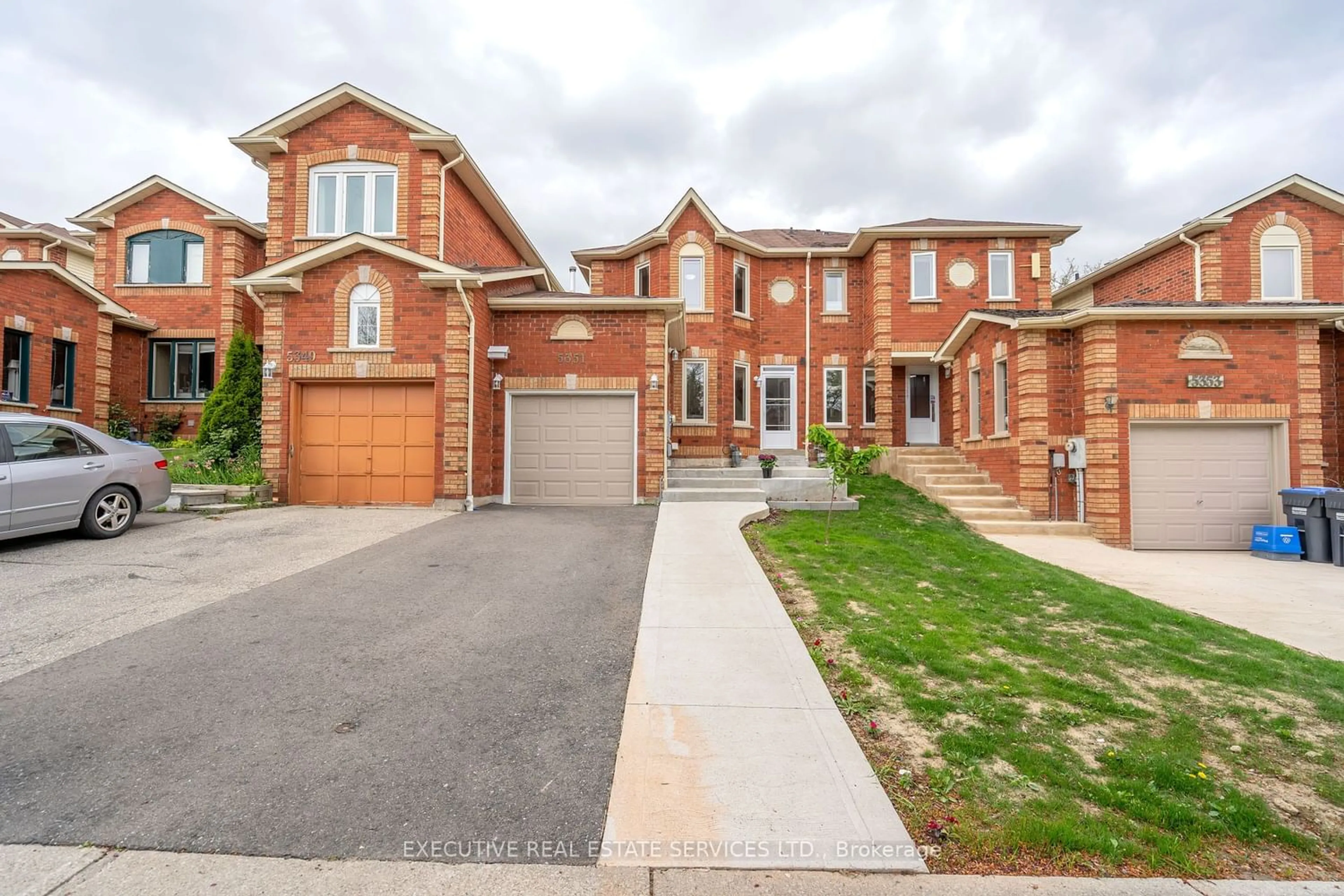 Home with brick exterior material for 5351 Richborough Dr, Mississauga Ontario L5R 3K1