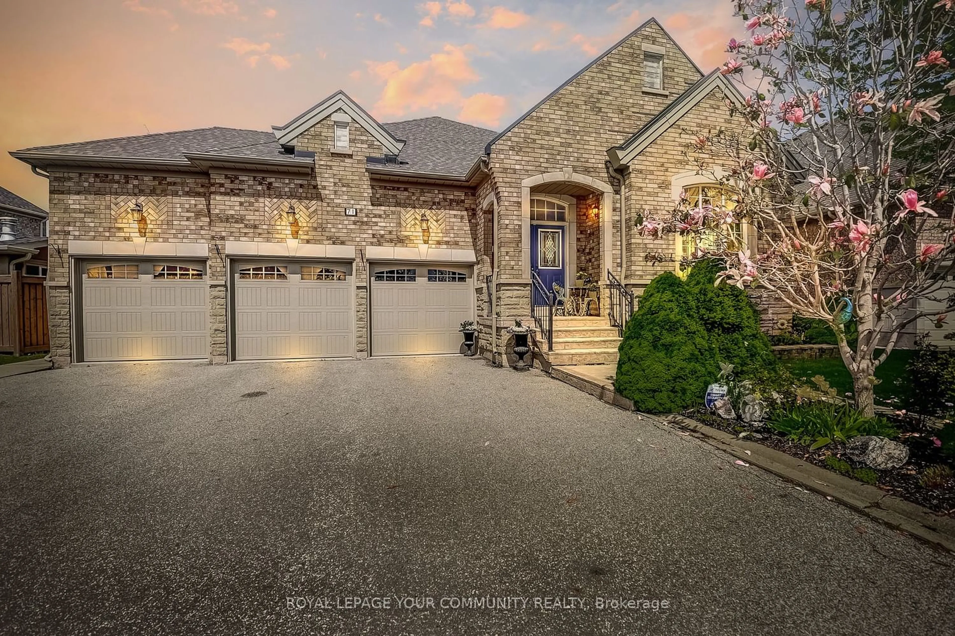 Frontside or backside of a home for 71 Louvain Dr, Brampton Ontario L6P 1Y9