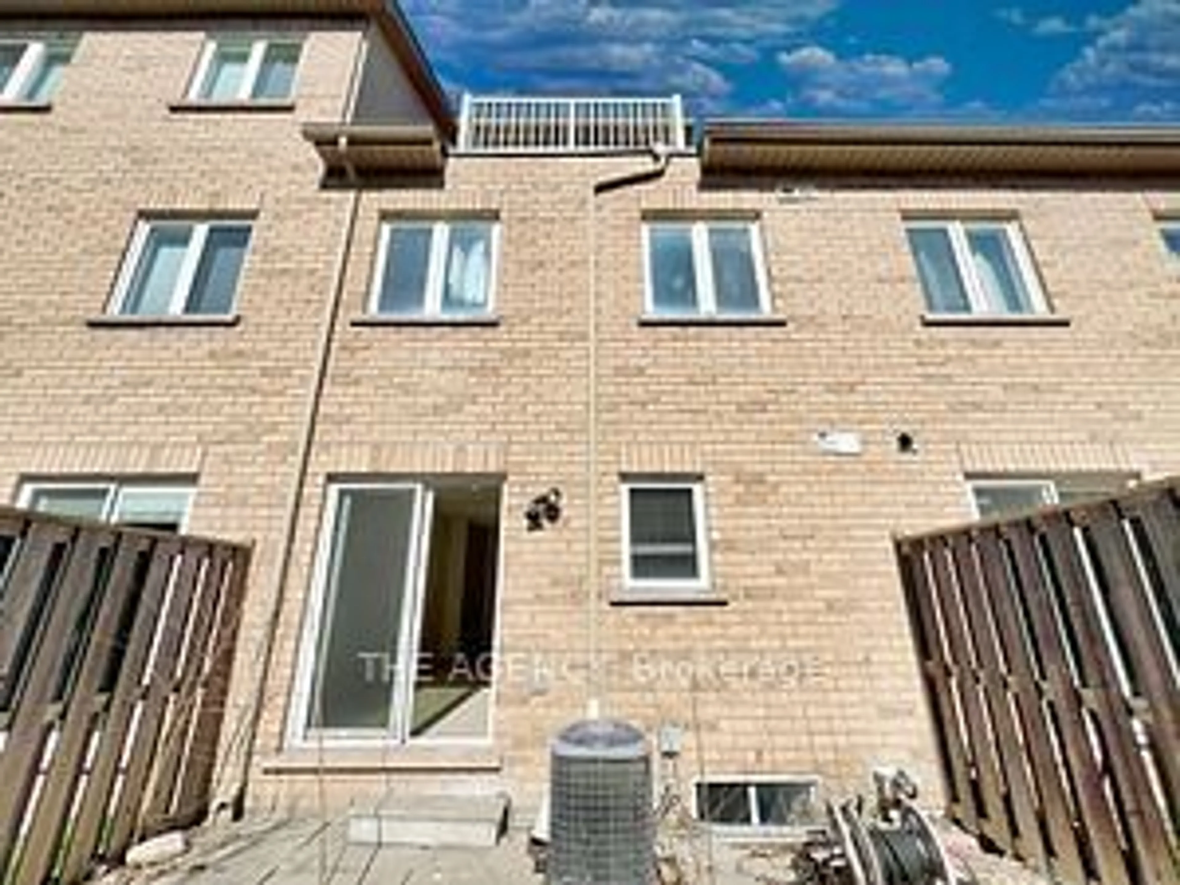 A pic from exterior of the house or condo for 616 Candlestick Circ, Mississauga Ontario L4Z 0B4