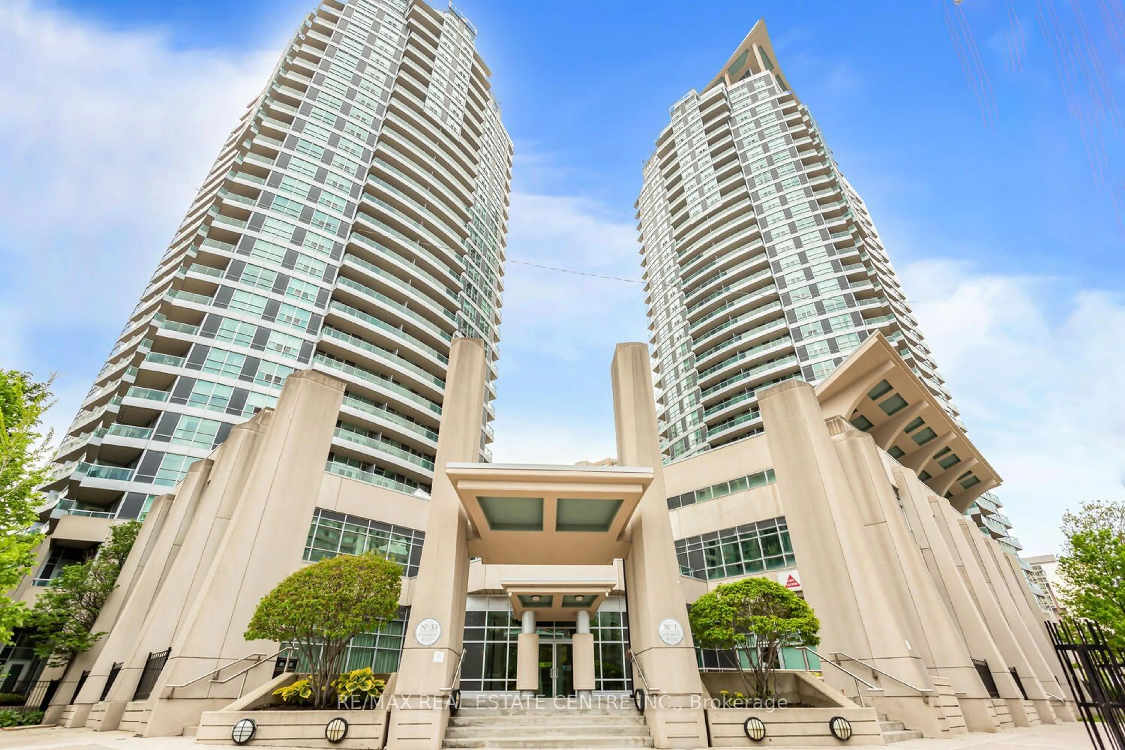 A pic from exterior of the house or condo for 1 Elm Dr #411, Mississauga Ontario L5B 4M1